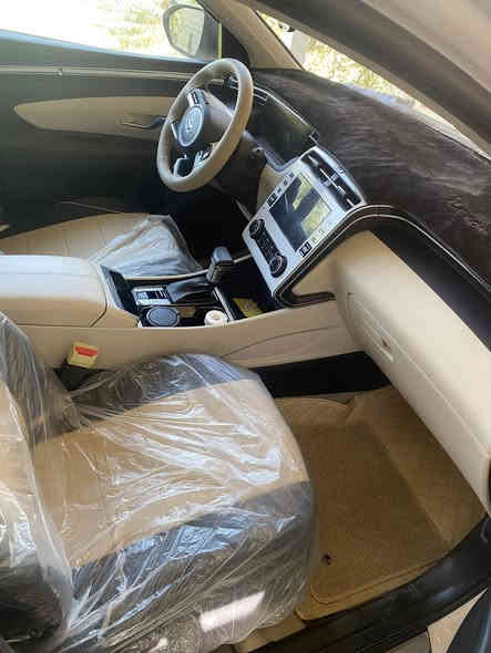 سلام عليكم توسان موديل ٢٤سيارةمكفوله كفاله عامه ماشيه ١٧الف بعده بحالت الوكاله مدوشمه كشنات وكاعيه فول مواصفات ماعده بنرامةسعرة ٢٣٠وبيه مجال ***********وهاذه رقم بي واتساب
