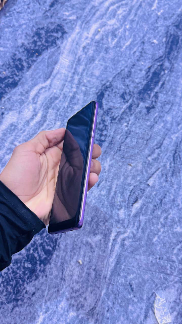 أس 9 ابلاص حييل نضيف
كله ع ابلادي 
ذاكره 256
شاشه مسطحه 
رام 8+8
شحن تايبسي سريع
بصمه وجه ، وبصمه اصبع 
كامرات ،صوت ،سيم كله مكفول 
***********
سعر 130
