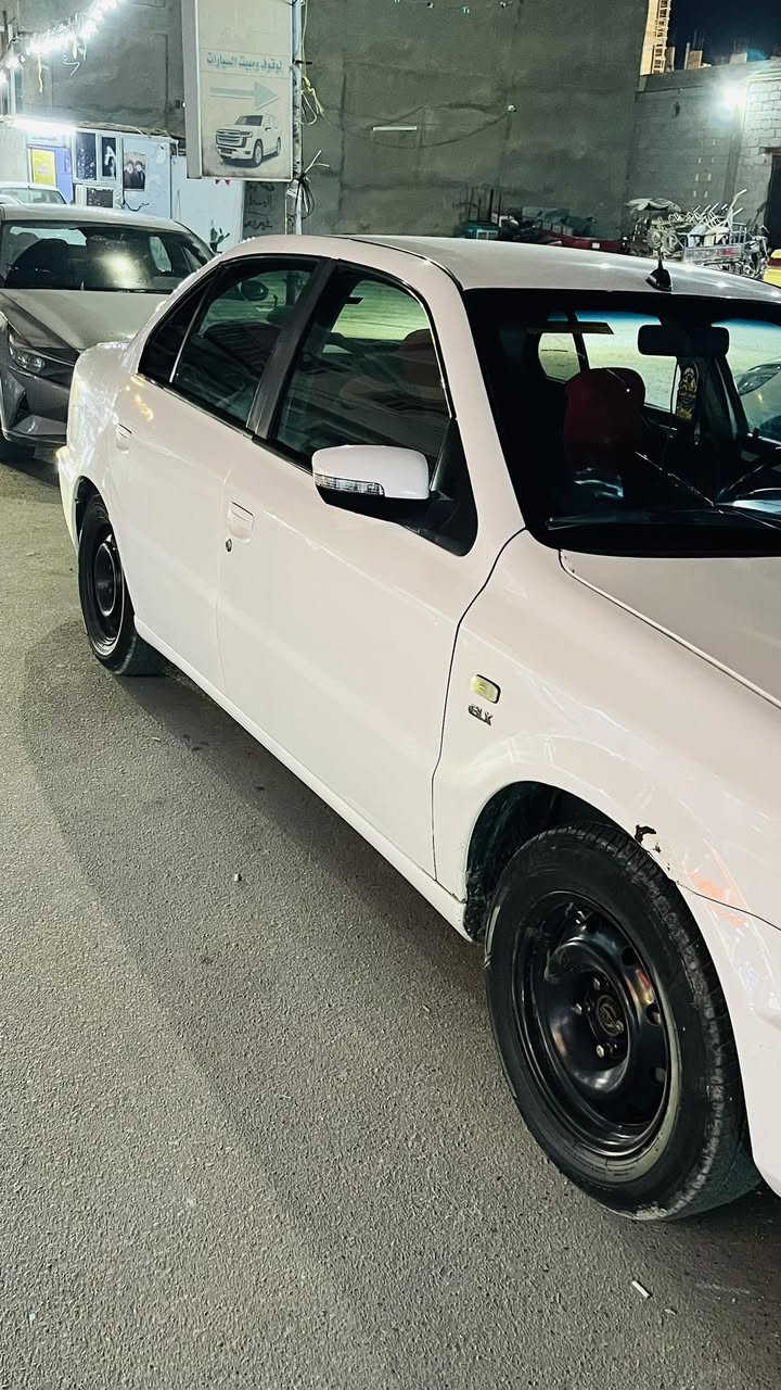 سمند سورن ٢٠١٧ رقم انكليزي سنويه قبل شهر طلعتهه سياره بأسمي محرك ١٧٠٠ مسكر فرنسي السياره باب وره سايق مبدل وبيهه بارد جاملغات الوره و حداديتهه ٥٠٪؜ كشنات كهربائيه اماميه نظام اي بي اس تبريد بيانو تحكم ستيرن حساسات خلفيه بك لايت ليزري كلشي بيهه شغال السياره جديده 

مطلوب سعر ٥٥$ بيهه مجال بسيط مكاني نجف 
***********
