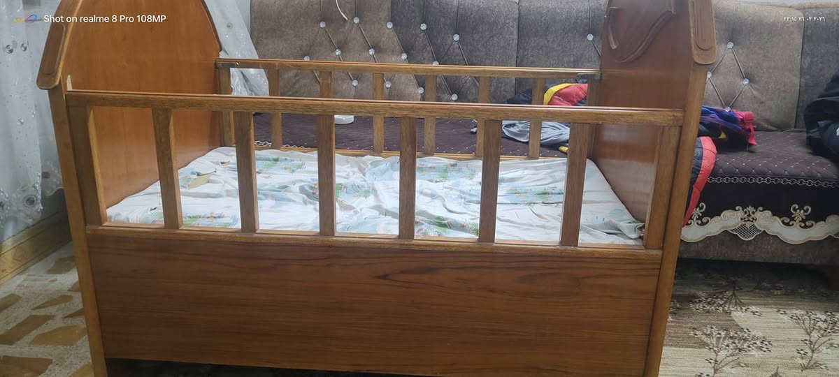 تخت طفل
شرط خشب نظيف وجديد 
خشب ثقيل اصلي 
السعر 75 وبي مجال


**إذا كنت صاحب هذا الإعلان وتريد حذفه لأي سبب، رجاءا أرسل رسالة إلى الدعم الفني**