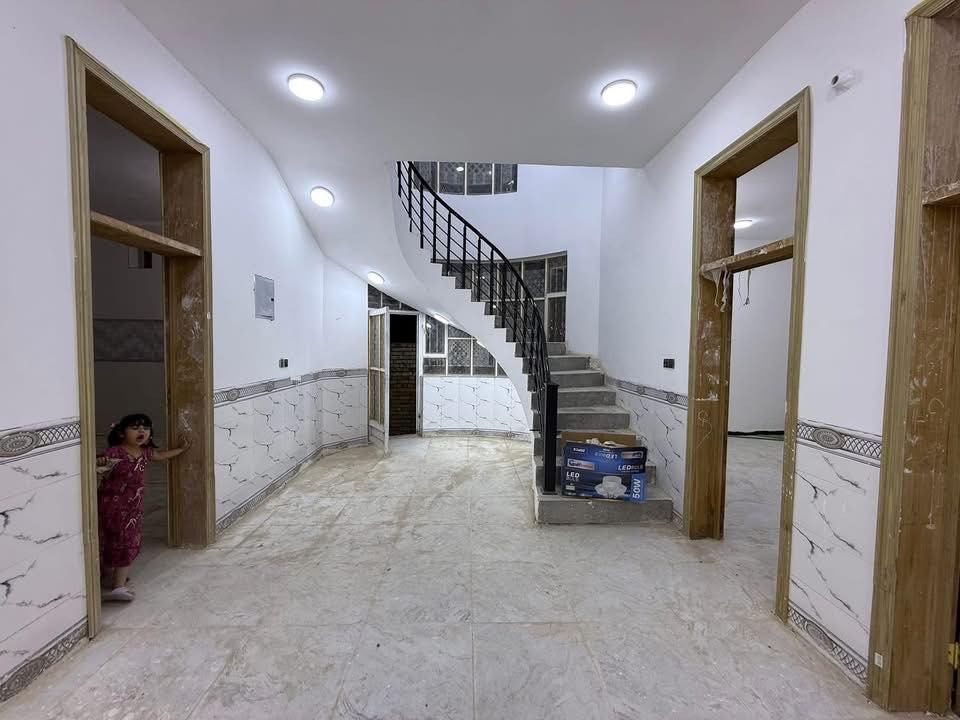 🏠بيت للبيع
📍قرب جسر ال عمار عله شارع رئسي

‼️البيت بي رقم 

‼️البيت بناء ٢٠٢٥

❗️البناء كونكريت مسلح درجه أولى

📐مساحه ٧٠٠م بناء ٢٨٠م 

🕍البناء طابقين 

• الطابق الاول :

• ⁠استقبال 

• ⁠صاله غرف ٢ 

• ⁠مطبخ 

• ⁠صحيات ٢

• الطابق الثاني : 

• ⁠غرف ٤ سويت 

•صاله

•صحيات

⁠

‼️يوجد بيت خلفي مساحه٢٠٠م غرف ٢ صاله مطبخ صحيات استقبال

#مكتب_الشراع_للعقار
🔺بيع وشراء العقارت 🔺إداره إملاك🔺إيجار🔺إستثمار
🔺نبيع عقارك بأسرع وقت وبأفضل سعر
🔺ثقتكم اساس نجاحنا..وخدمتكم أولويتنا...
🔺فرص عقارية مدروسة.. وخطوات ثابتة نحو النجاح
🔺خبرة وثقة للبيع والشراء والتأجير
🔺إمانه🔺مصداقيه🔺إلتزام

📞للإستفسار 

***********☎️
***********☎️
