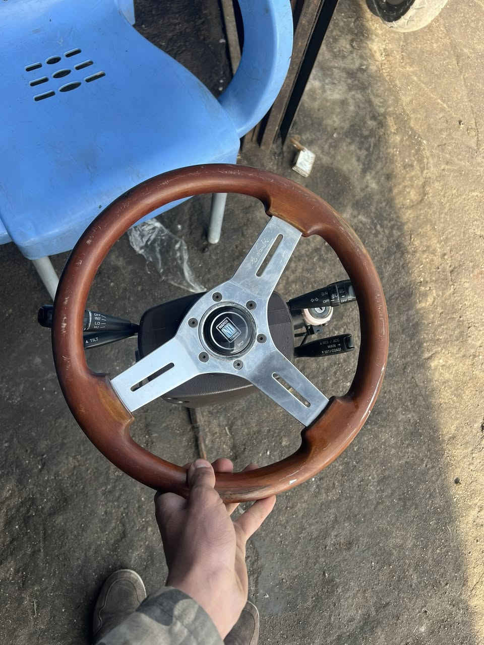 سلام عليكم شباب ستيرن كامل بدالات كامل نضافه 95/100 السعر 160 ستفسار *********** مكاني الزبير
