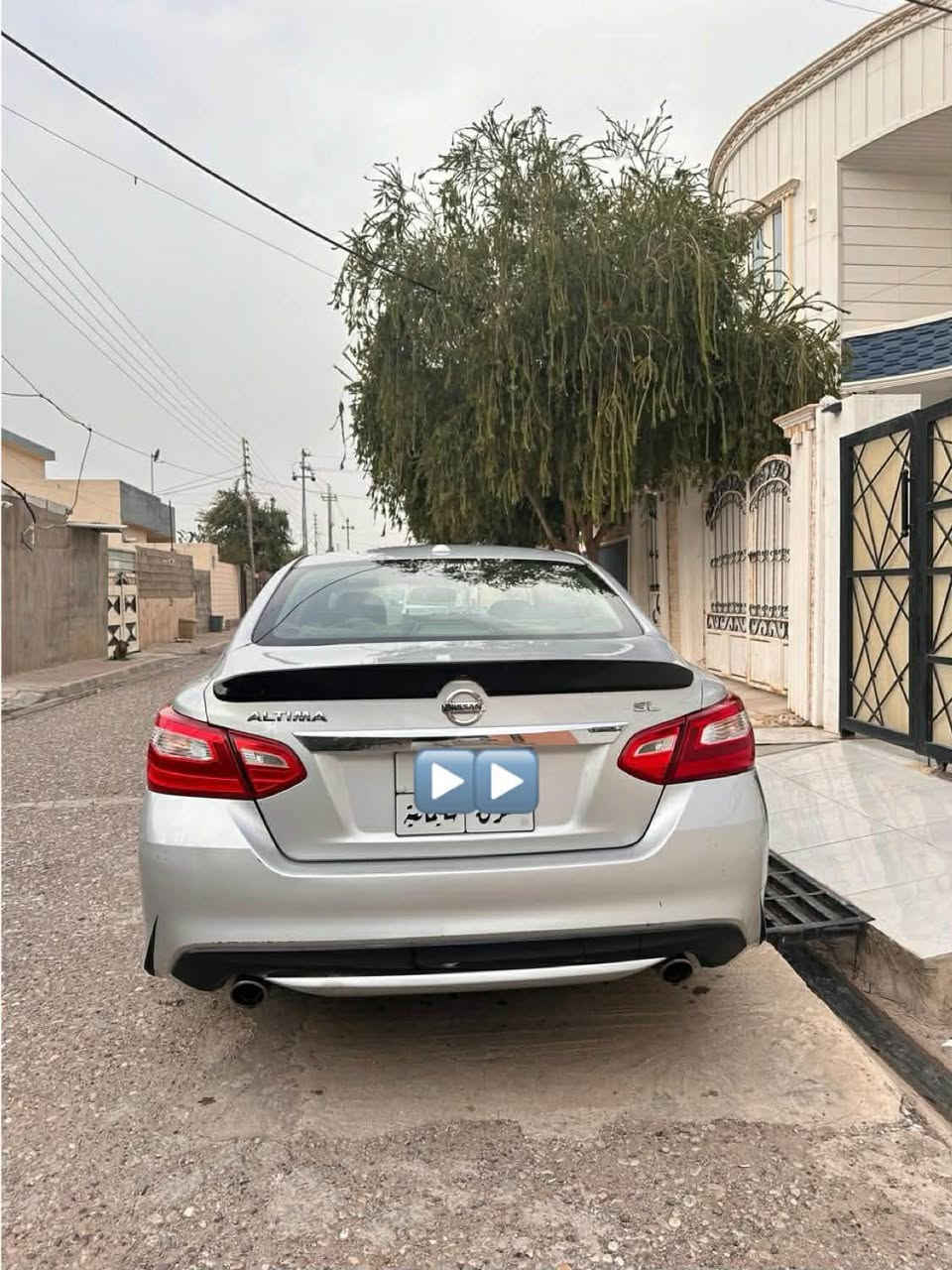 نيسان التيما موديل ٢٠١٦ فئة SL فول مواصفات 
سيارة بدون صبغ 
فقط جاملغ امامي جهة السكن مبدل بالبلاد 
ايرباك كله سليم 
لون رصاصي 
گير و محرك بالشرط 
سيارة كامل بدون اى نقص 
به مكانين ثلاثة تكحيل بسيط

مكان/ كركوك 
رقم الهاتف *********** كركوك, العراق
