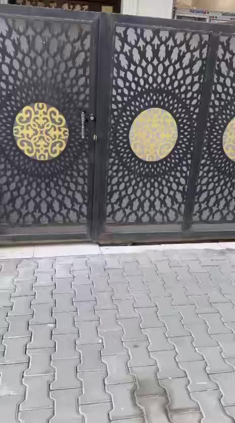 بيت بناء حديث 50 متر حي العدل
مستعجل ع بيعه لضرف عملية لابني 
 واجهيه 5 نزال 10  ( واجهيه حجر ومرمر )
بيت بناء حديث طابق اول حمام وصاله وتواليت ومنور ومطبخ   2 غرف نوم طابق ثاني   + طابق الثالث غرفة ( وحده من الغرف سويت كامل ) 
البيت ثلاث طوابق   كامل وجاهز من كل النواحي 
للاستفسار ***********
***********
