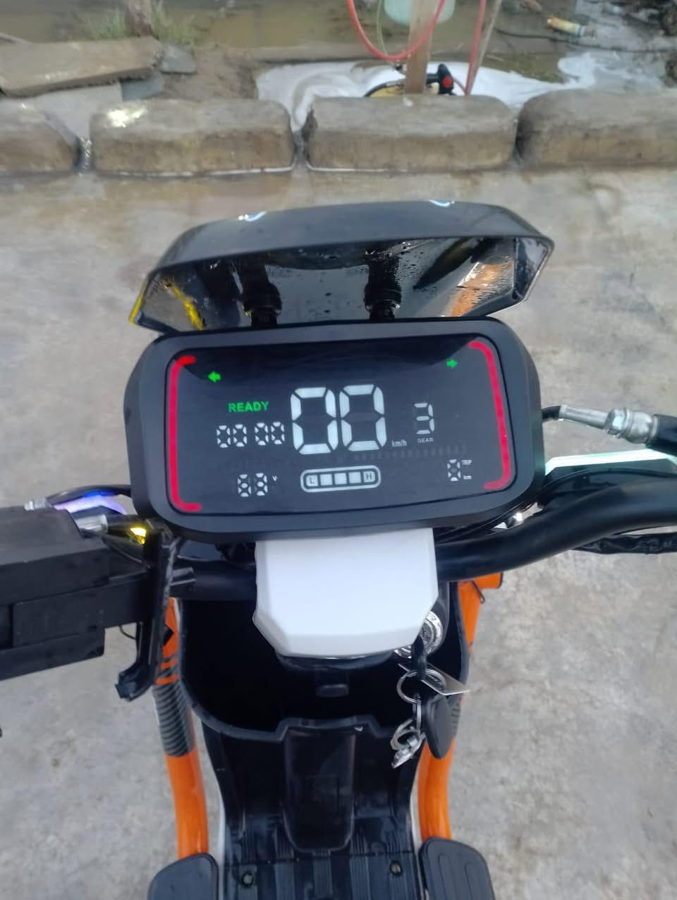 سلام عليكم شباب دراجه شحن للبيع موديل 2025 السعر 500 او بي مجال للطيبين مكاني ديالئ الخالص التحويله مامتواجد خاص او هاذه رقمي ***********
