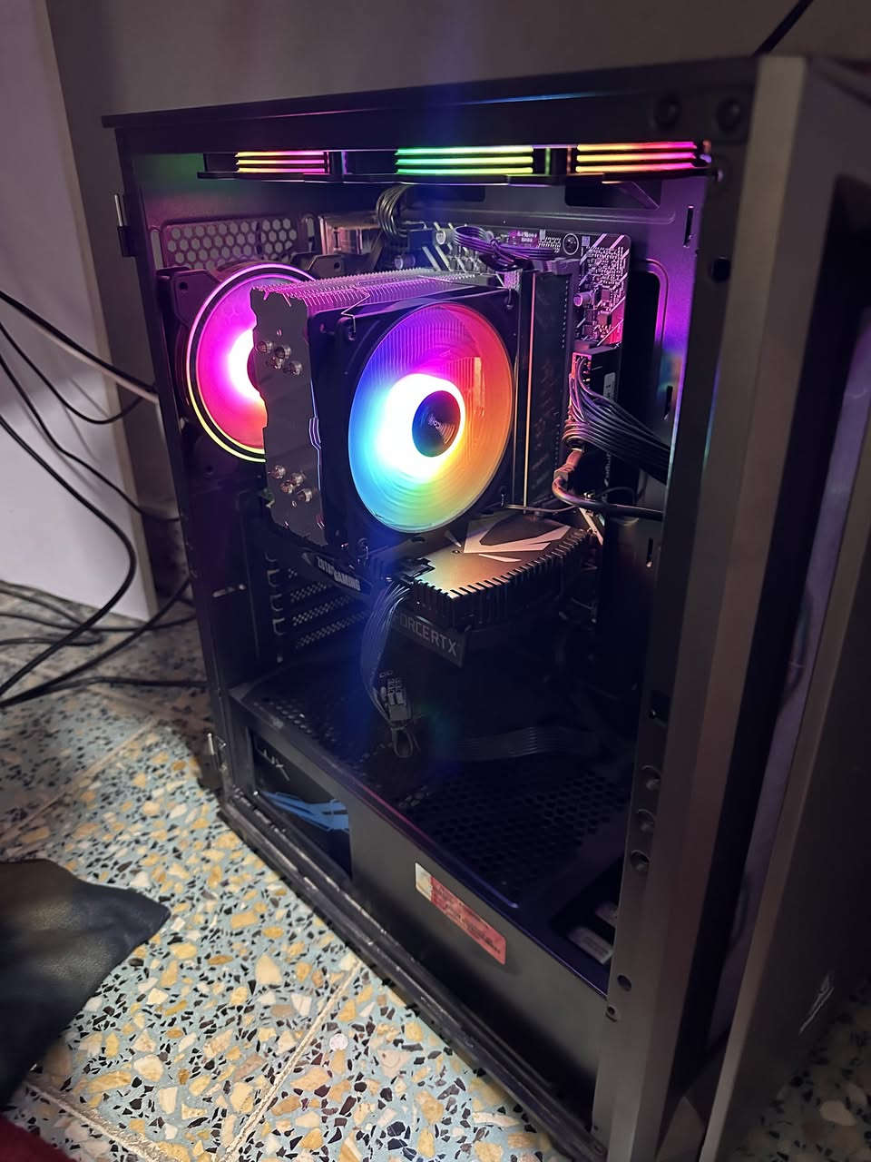 السلام عليكم

بيسي العاب فئه متوسطه

Cpu: i5-12400f

Gpu: RTX 2060

MB: asus prime h610m-k d4

Ram: 16gb ddr4

Ssd: 256gb 

Hdd: 1Tb

Powersupply: 650w

ملاحظه البيسي ما بي جامه 

مابي اي مشاكل ويشغل كل الالعاب بالعالم حاليا والفريمات حسب الكرافك

وصل الشراء وكل كراتين الغراض موجودة

السعر: 575 الف

للتواصل واتساب حصراً: ***********
