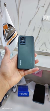 ريلمي جيتي نيو 3 ذاكرة 256 شحن 150 واط كارتون موجود كامل زور مركز القم...