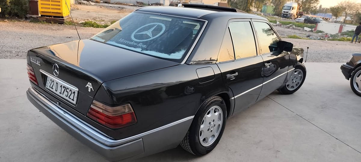 السلام عليكم للبيع مرسيدس دب موديل 93 رقم موبايل ***********
