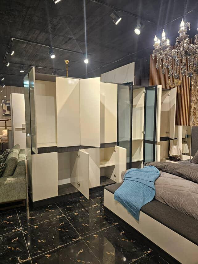 غرفه ١٠ قطع كولش نظيفه أخذته قبل ٧ اشهر ب ٨٠٠ نهايتها لغرض الانتقال 
عنوان بغداد التاجيات


**إذا كنت صاحب هذا الإعلان وتريد حذفه لأي سبب، رجاءا أرسل رسالة إلى الدعم الفني**