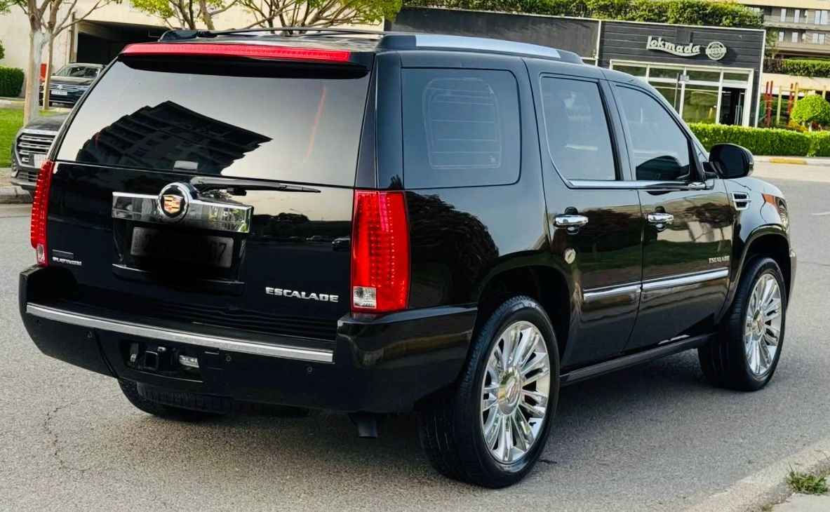 كاديلاك سكاليد موديل 13.. جاهزه.. رقم اربيل صاحبهه الشرعي بالبصرة.. 
*********** الشراب يتصل .. وبالخدمه.. البصرة, العراق
