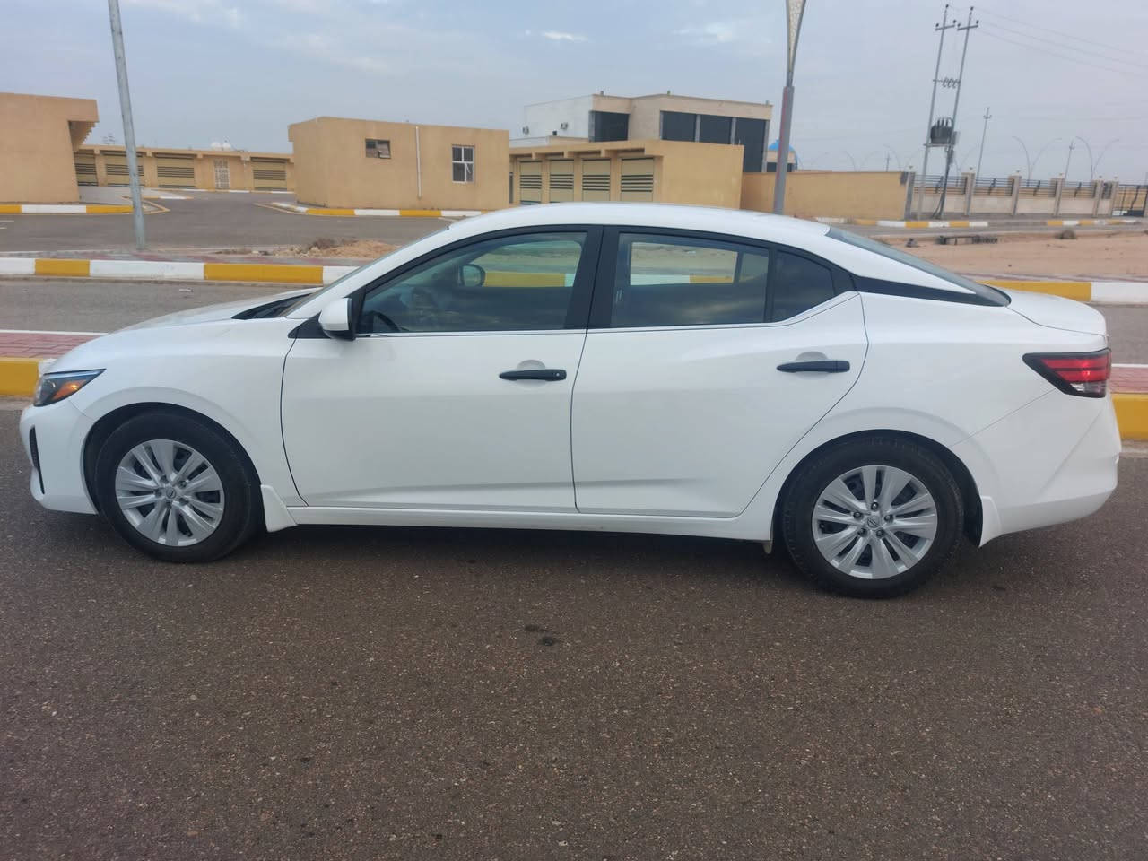 نيسان سنترا 2025 وارد امريكي بدون رقم دخول جديد ماشية: 10000  
صاحب السيارة *********** خابر او وتساب
السيارة موجودة بالانبار
