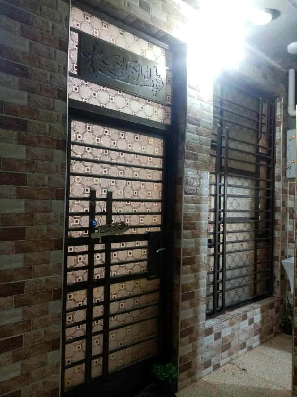 بيت للبيع مساحته ١٠٠ متر بناء حديث يتكون من طابقين
الطابق الاول غرفة وحمام ومطبخ واستقبال ومناور عدد اثنين
الطابق الثاني غرفتين وصالة وحمام
العنوان العزيزية داخل المحدود
للاستفسار اكثر مراسلة الصفحة او الاتصال على الرقم ***********
