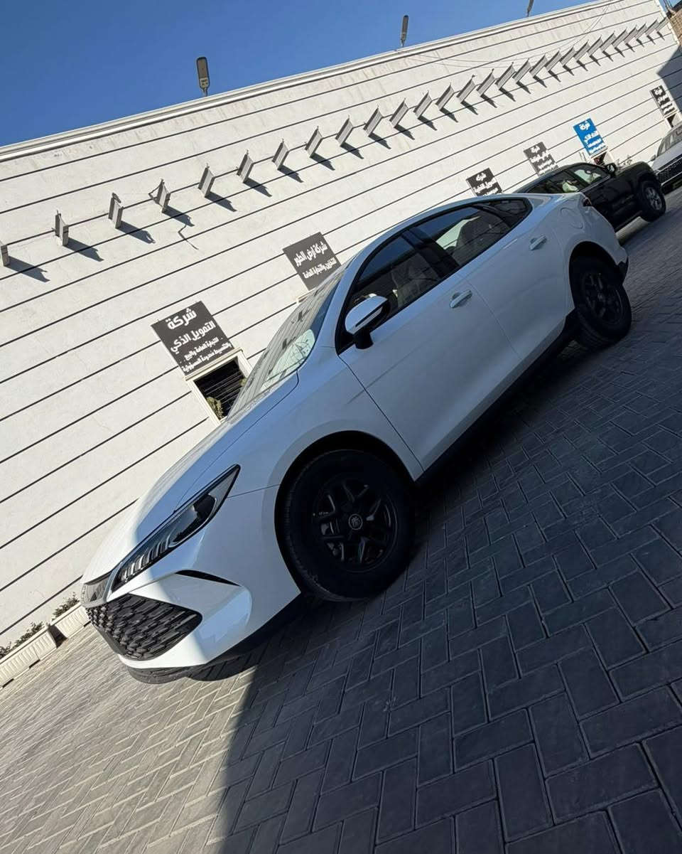 🚗 BYD Qin 2025
سيارة اقتصادية، عصرية، وأداء ممتاز 🔥

💰 السعر: 19,500,000 دينار عراقي فقط 

المواصفات الرئيسية :
الأداء والتقنيات :
• محرك 1.5 لتر بنظام هايبرد ذكي يجمع بين القوة والاقتصاد.
• 3 وضعيات قيادة تمنحك تحكمًا مثاليًا يناسب كل طريق.
• بطارية ليثيوم متطورة تدوم أطول وتمنح أداءً أكثر ثباتًا.
الراحة والذكاء :

• تشغيل ذكي بالبصمة وعن بُعد.
• فرامل إلكترونية مع نظام Auto Hold.
• تحكمات مقود متعددة مع أوامر صوتية.
• نظام دخول ذكي بدون مفتاح عبر تقنية الاستشعار الذكي NFC يفتح لك
السيارة بخطوة واحدة.

المقصورة والتصميم الداخلي :
• شاشة وسطية عالية الدقة تدعم وظائف القيادة الحديثة.
• مقاعد جلد رياضي بخياطة فاخرة وتصميم مريح.
• نظام تبريد مزدوج يمنح راحة مثالية لجميع الركاب.
• إضاءة داخلية LED تضيف أجواء فخمة أثناء القيادة الليلية.
السلامة والتفاصيل الخارجية :
• مصابيح LED أمامية وخلفية بتصميم ديناميكي.
• حساسات خلفية لمزيد من الأمان أثناء الاصطفاف.
• مثبت سرعة للرحلات الطويلة.
• نظام مانع الانزلاق (TCS) لتحقيق ثبات تام على الطريق.
• إطارات مقاس 16 إنش بتصميم أنيق وثبات عالٍ.

الراحة العملية :
• منافذ طاقة وشحن متعددة داخل المقصورة لتلبية احتياجاتك اليومية.• صندوق خلفي واسع لراحة أكبر أثناء السفر والتنقل

� جاهزة للتسجيل والفحص
📞 للتواصل والاستفسار: (***********)

#BYD_Qin
#BYD_2025
#سيارات_الصين
#بيع_وشراء_السيارات
#سيارات_اقتصادية
#سيارات_العراق
