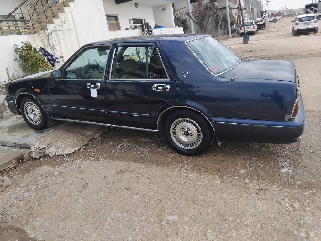 نیسان سدریک بۆ فرۆشتن 2001 ئاڕمی پلاستیکی سلێیمانی ئاڕمو ئە وە لیات موسو بڕاوە ی بە شە رت گێڕو مە کینە و ساردیو گە رمی بێعە یب ماڵی دۆستە نرخی 30گڵاو معامە لە  *********** لە سلێیمانیم السليمانية, العراق
