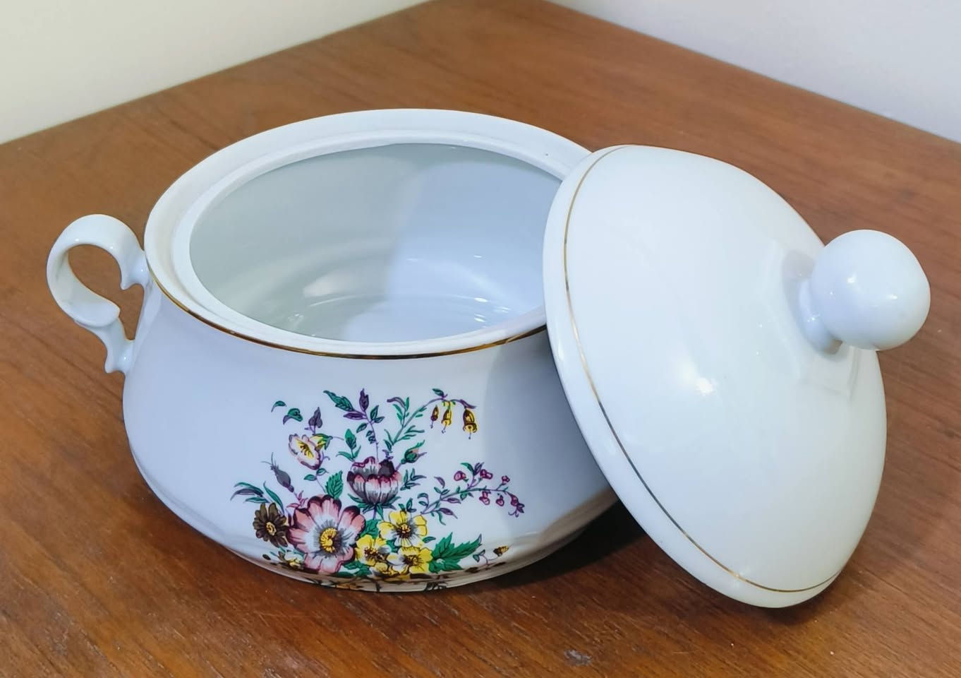 وعاء حساء صنع بلغاري حجم وسط جديد بالكارتون غير مستخدم
مكاني بغداد ساحة عدن يوجد توصيل لجميع المحافظات


**إذا كنت صاحب هذا الإعلان وتريد حذفه لأي سبب، رجاءا أرسل رسالة إلى الدعم الفني**