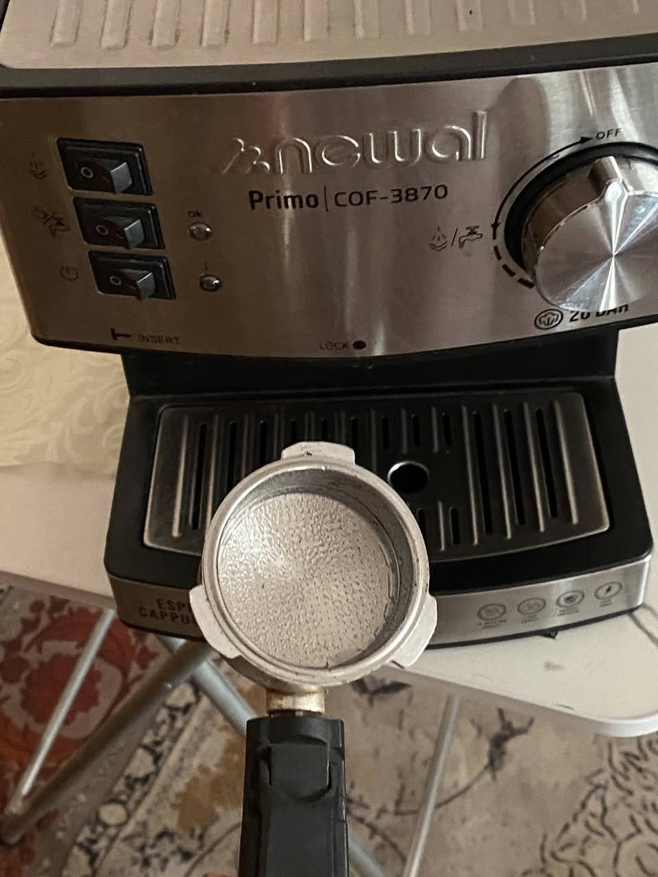 السلام عليكم
ماكنة espresso - ماركة نـوال
عصا تبخير
ضغط 20 بار 
1350 واط 
استخدام شخصي بسيط 
نظيفة جداً 
تتحمل ماء لتر ونص 
للبيع - السعر 95 والتوصيل 5 الاف
او مراوس بجنطة v60


**إذا كنت صاحب هذا الإعلان وتريد حذفه لأي سبب، رجاءا أرسل رسالة إلى الدعم الفني**