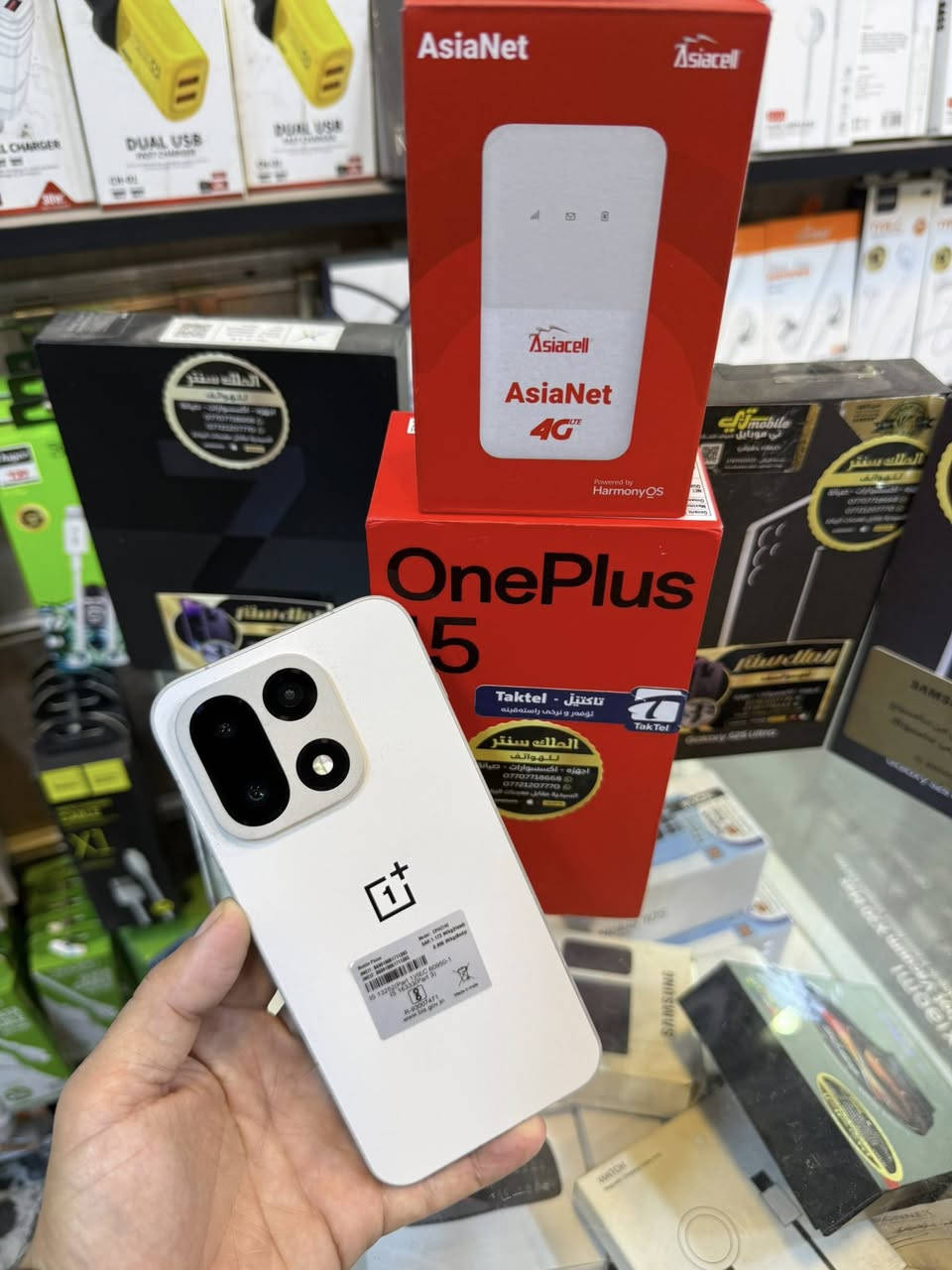 Pne plus 15
512/16

معالج sd 8 elite gen5

كاميرا 50+50+50

تردد 165 

بطارية ٧٣٠٠

شاحن ١٢٠

استخدام قليل جدا

ملحقات كاملة

نسخه عالمية

السعر ١٠٥٠،٠٠٠/اسعار ثابته

الملك سنتر/السيدية

‏***********

