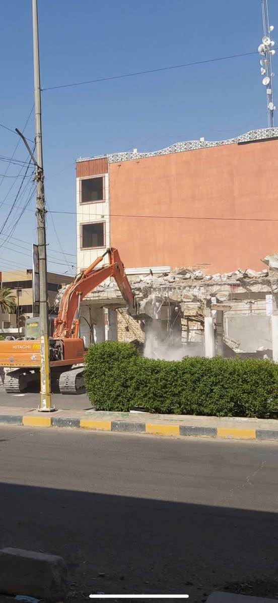 تفليش الدور ورفع الانقاض في ميسان ***********
