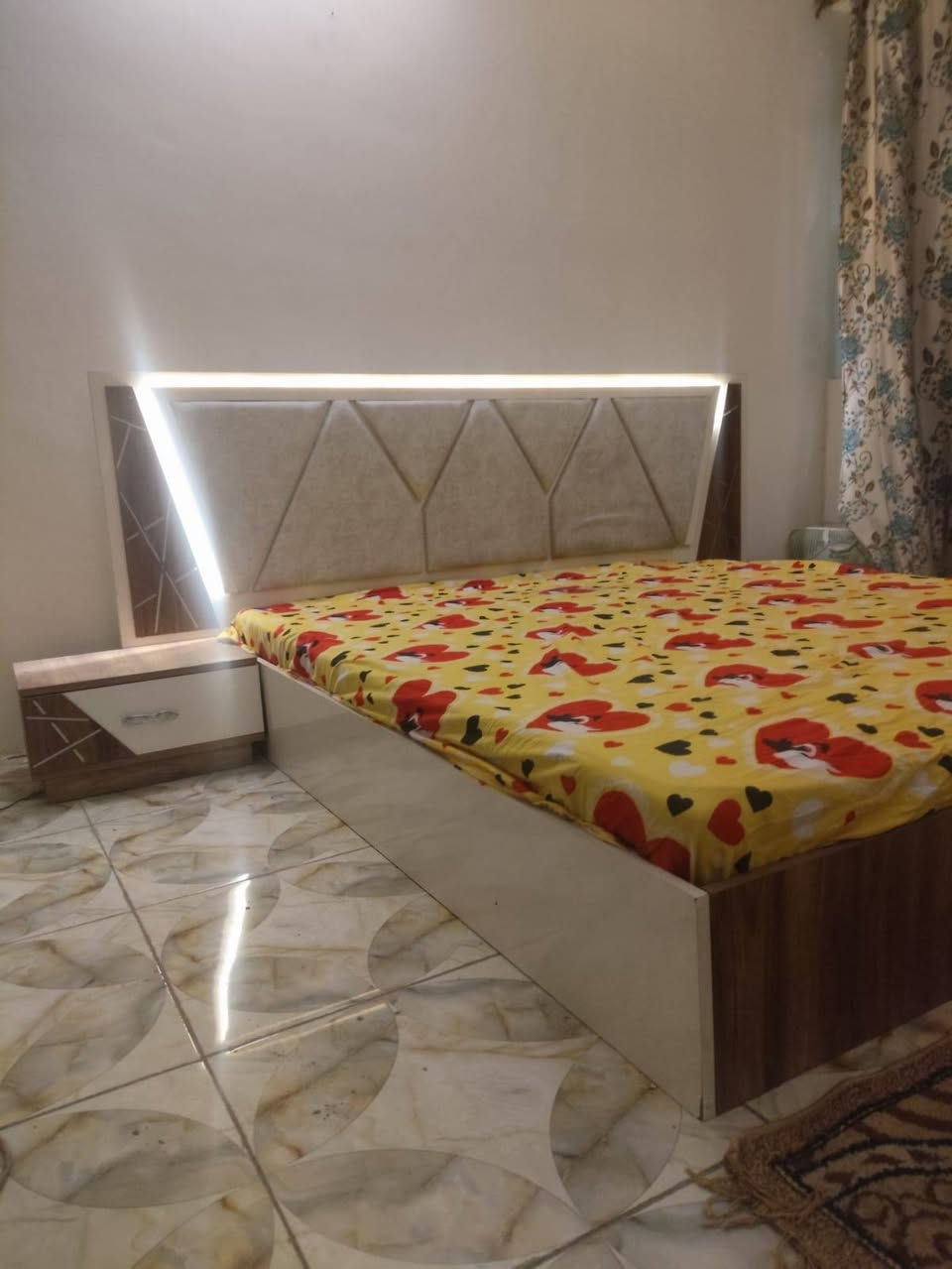 غرفه نوم تركي خمس قطع نضافه مثل ما موضح بصورة انارة داخليه مكان شهداء البياع


**إذا كنت صاحب هذا الإعلان وتريد حذفه لأي سبب، رجاءا أرسل رسالة إلى الدعم الفني**