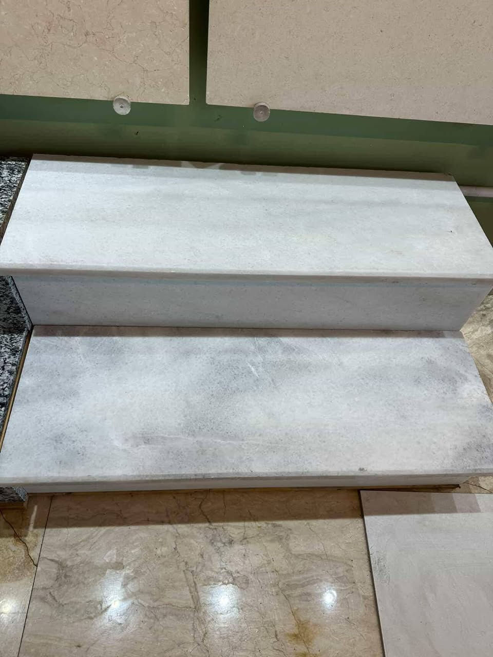 يالله 
 معمل كاشي جبل 
     •••••••••••••
   
   ( تجهز نواع كاشي داخل مختبر)
(يتوفر لدينا جميع قياسات كاشي )
—٤٠×٤٠×٣٠×٣٠،×٢٥×٢٥
٢••••••••••••••••••••••
  
بأجود الانواع وبأسعار مناسبه 
سعر لمتر لواحد واصل ٧،٥٠٠ الف كاشي 
 عراقي لموازيك 
٤••••••••••••••••••••
سعر لمتر لواحد واصل ١١،٥٠٠  مطعم بلمرمر 
كاشي  
٥••••••••••••••••••••••
يوجد شتاكر سطوح
سعر  قطعه٣٠٠٠ واصل البيت
٦•••••••••••••••••••••
     《  مقرنص》
يوجد لدينا تجهز نواع مقرنص سعر لمتر لواحد واصل ١٠لف لبيت 
٧•••••••••••••••••••••
     {  فرمستوان }
   يوجد لدينا وبلوك فرمستوان ،سعر قطعه ٢٠٠٠ واصل لبيت
ب🧱🧱💯💯
٨•••••••••••••••••••••
  {   كاشي سليمانيه }
يوجد لدينا كاشي سليمانيه سعر لمتر لواحد ١٠لف حسب،طلب
يوجد لدينا توصيل كافه المناطق🚜
٩•••••••••••••••••••••
    ( حجر حدائق )
يوجد لدينه تجهز نواع مقرنص حدائق 
وحجر حدائق 
ورصيف شارع 
سواقي مجاري 
مستعدون لتجهيز الكميات الكبيره
١٠••••••••••••••••••••
    (  ازاره سراميك )
يوجد لدينا تجهز نواع بورسلين وزارةسعر☆١٠٠٠
متر واحد •سراميك يوجد لدينا تجهز نواع لمرمر يراني وبايه بورسلين 
وبايه مرمر يراني 

بحسب طلب
١١••••••••••••••••••••
الموقع. بغداد  الحي الصناعي كماليه 

***********بدارة بوكاظم  يوجد  واستاب 
📱***********📱
💲💲💲💲💲💲
