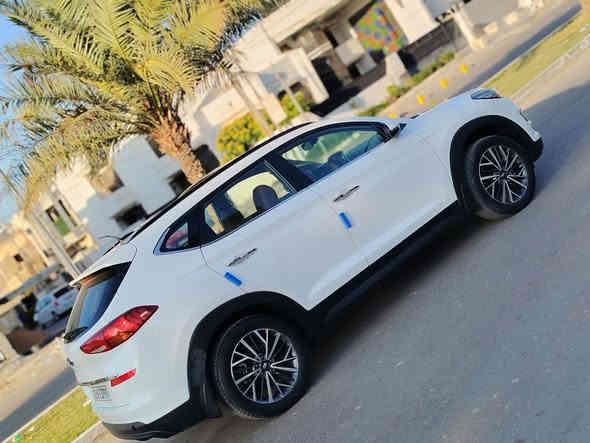 السلام عليكم للبيع  توسان 2020 خليجي
كاصد اصل فول مواصفات

ماشيه 92. الف حقيقي

٥ عدسات

نوراما

لايت زنون.

اناره ترحيب داخليه 

تحكم ستيرن فول

حساسات خلفي +امامي اصلي 

بصمه تشغيل

بصمه ابواب 2

انفكيشن

اشاير بالمري +مري شفط

تبريد قطعتين أمامي خلفي

يدات نيكل اصلي

اناره ترحيب عند الاقتراب

لايت دوار حساس عند الاستداره

كامره خلفيه 

حساس استيرن للاستداره

سايد بريك بالرجل

مقاعد كهرباء ٢ 

شاحن واير ليس

5 ويل كب.

السعر 189 مجال كلش بسيط

باقي المواصفات المعروفه

سيارة بيها ربع بنيد وربع باب صبغ فقط بدون دواخل 
سيارة جديده وجاهزه من كلشي الحمدلله
مكانها بغداد سيدية
رقم بغداد بأسمي تحويل ثاني يوم 
 
***********
