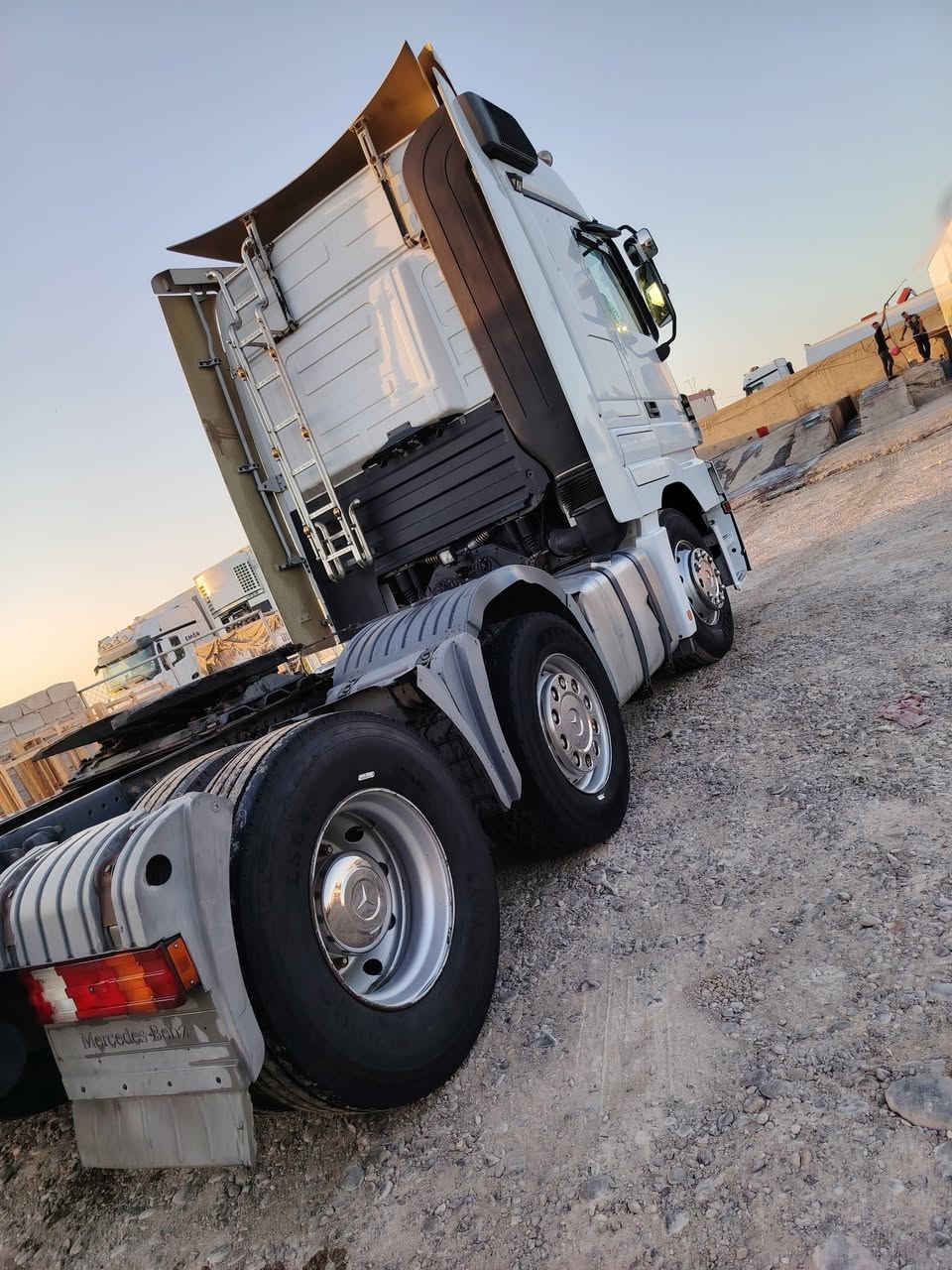 بسم الله الرحمن الرحيم 
اكتروز 2003   
مربوطه براد   السياره مكفوله  من كلشي شرط التحويل 
سنكل دوار  رتايدر كلج  ثلاجه
البراد شيرو ابو الربد سمك 7 ارتفاع 60 جهاز اسبي 3كاتم غاز 134 السياره حيل جديده خير من الله 
العنوان ديالى بعقوبه  السعر 495
للاتصال ***********.  /***********
