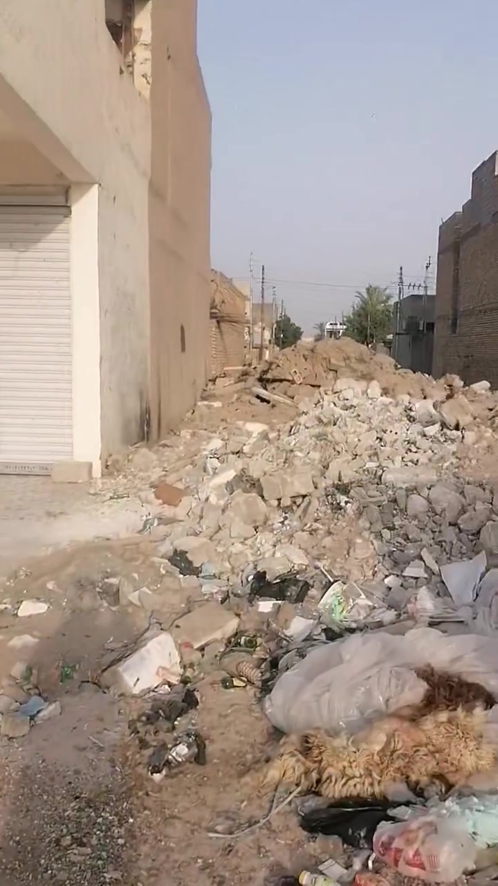 نص قطعه للبيع ١٠٠م وجه٥ رقمهه  ٢٢٨١ مدفونه بالحصوه النصروالسلام المربع الذهبي قطعه كلش حلوه مال جناي بظهر التجاري شارع السوك بدايته قريبه  عن الشارع العام  السعر  ٤٣ مليون  ***********   ***********
