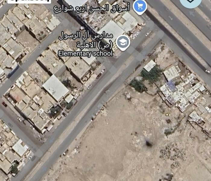 شقه للايجار عله شارع الاربع شوارع بصف مدرسه الرسول تتكون من 3 غرف وصاله ومطبخ مفتوح عل صاله وستقبال وصحبات الشقه نضيفه شبه حديثه سعر((750))مطلوب موضف *********** هاي صور واجهيه الشقه
