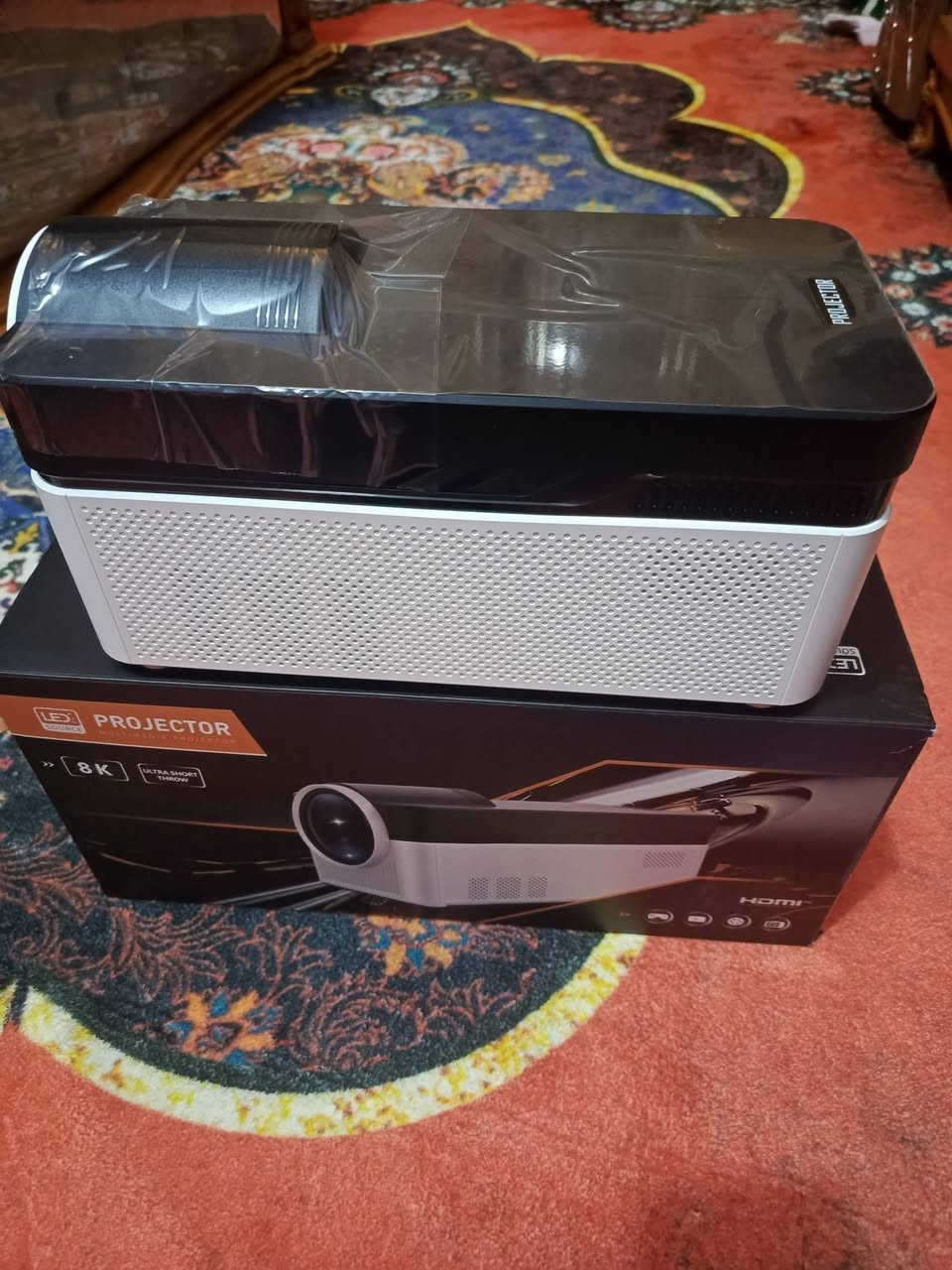 متوفر داتا شو جديد غير مستخدم السعر 175 عنواني بغداد مدينة الصدر رقمي ***********
