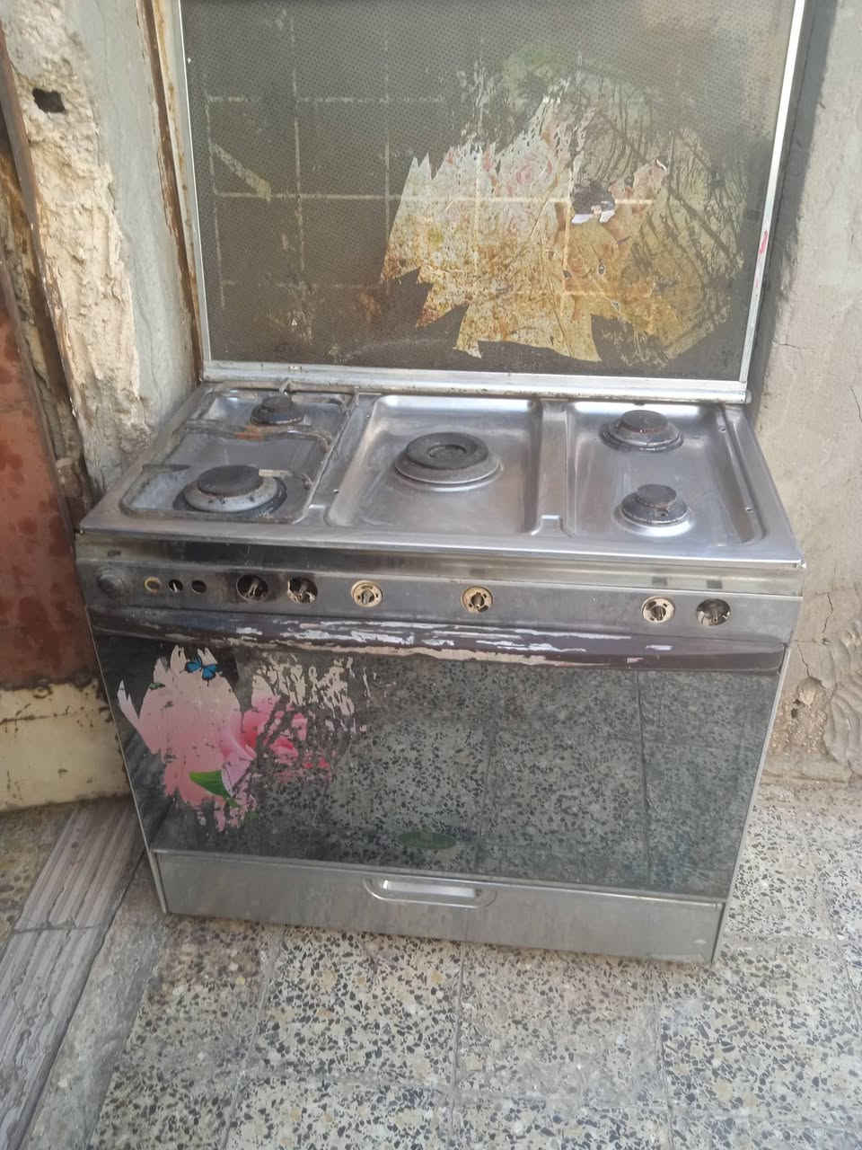 طباخ كريازي مصري للبيع عوزه بس تنضيف السعر١٢٠اليريده يتصل *********** مكاني بابل القاسم
