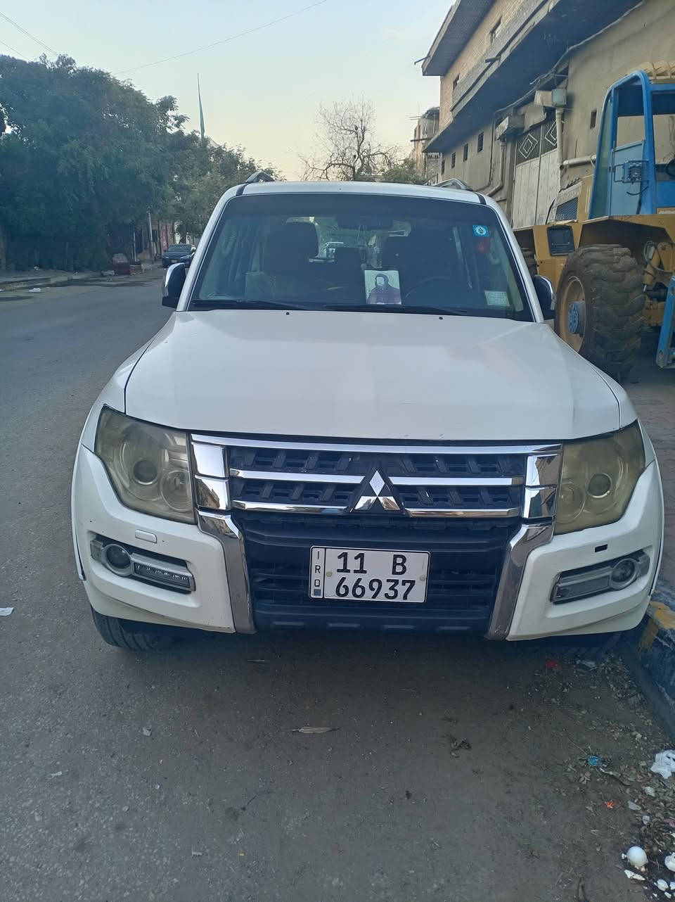 سلام عليكم ورحمة الله وبركاته عندي سيارة باجيرو موديل 2010البيع مكان السيارة بغداد بسمي رقمي ***********
