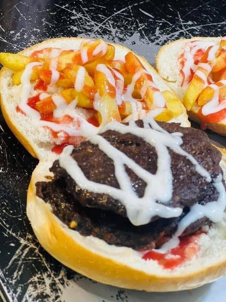 🏥🍕 بكل فخر...  ❤️

نشكر ثقتكم الغالية بمأكولات Mr.Burger  ، ونتمنى لكم ألف عافية 🌷

بيتزا طازجة 🧀🍕
مكونات مختارة بعناية 🫑🫒
وطعم يليق بضيوفنا في كل مكان 😋✨
بركر بأنواعها المختلفة 
صاج بأنواعها المختلفة 
مقبلات 10 انواع 
مشروبات غازية باردة 
شاورما اللحم والدجاج 
لغم بأنواعها 
ايطالي 
تركي 
من مستر بركر... نحرص أن تصل طلباتكم بأفضل جودة وأشهى نكهة 🍽️❤️

📞 للطلبات والتواصل:
***********
اتصال • واتساب

📍 العنوان:
شارع مستشفى - الهاشمية مقابل متنزه الهاشمية
