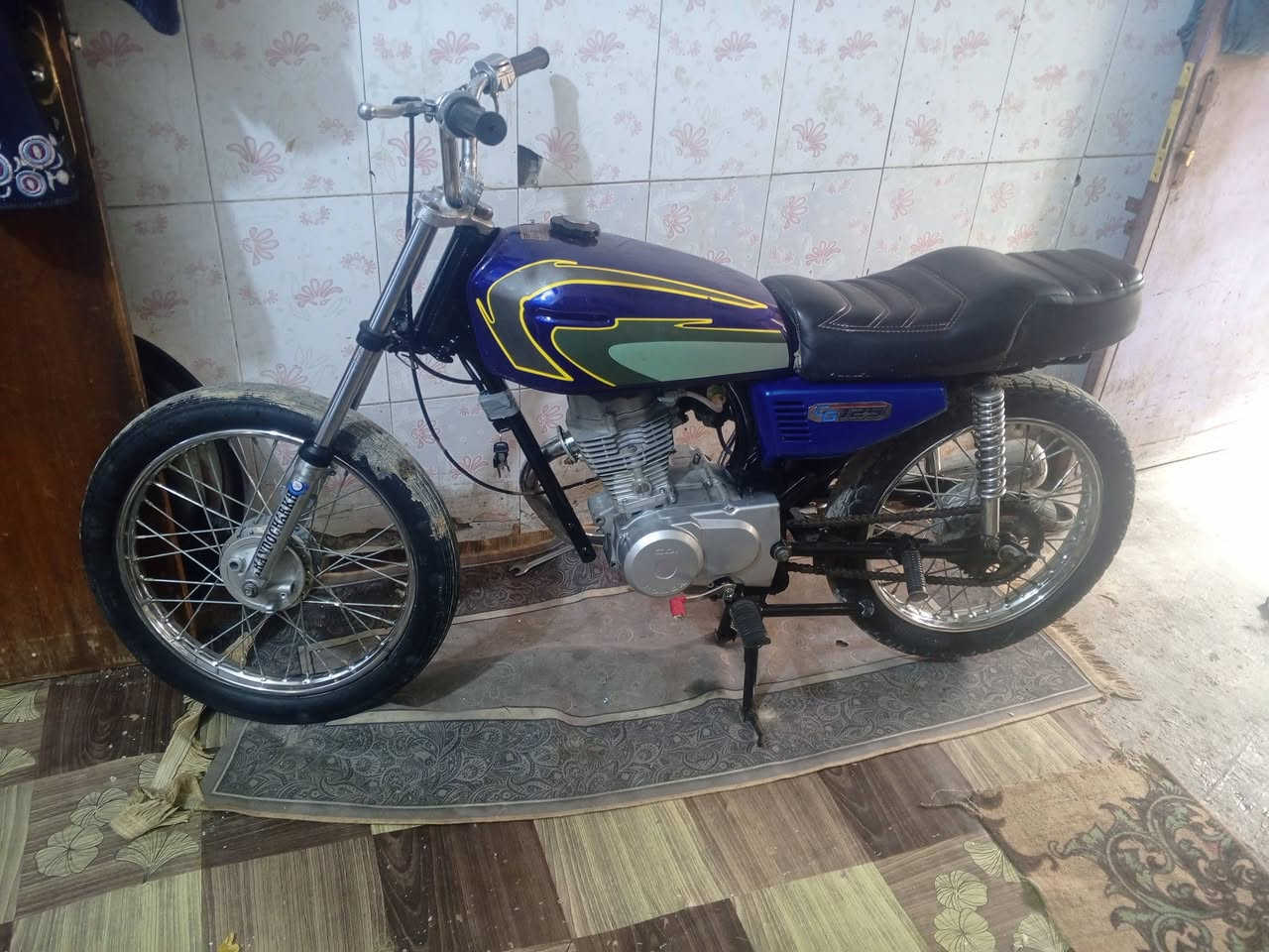 للبيع ارشه كلك تعمير جديد  مكينه 20 كامله مكفولة صوت نضوح تبخير شلعه ومعدل كربلاء حي العباس سعر 300.    ***********
