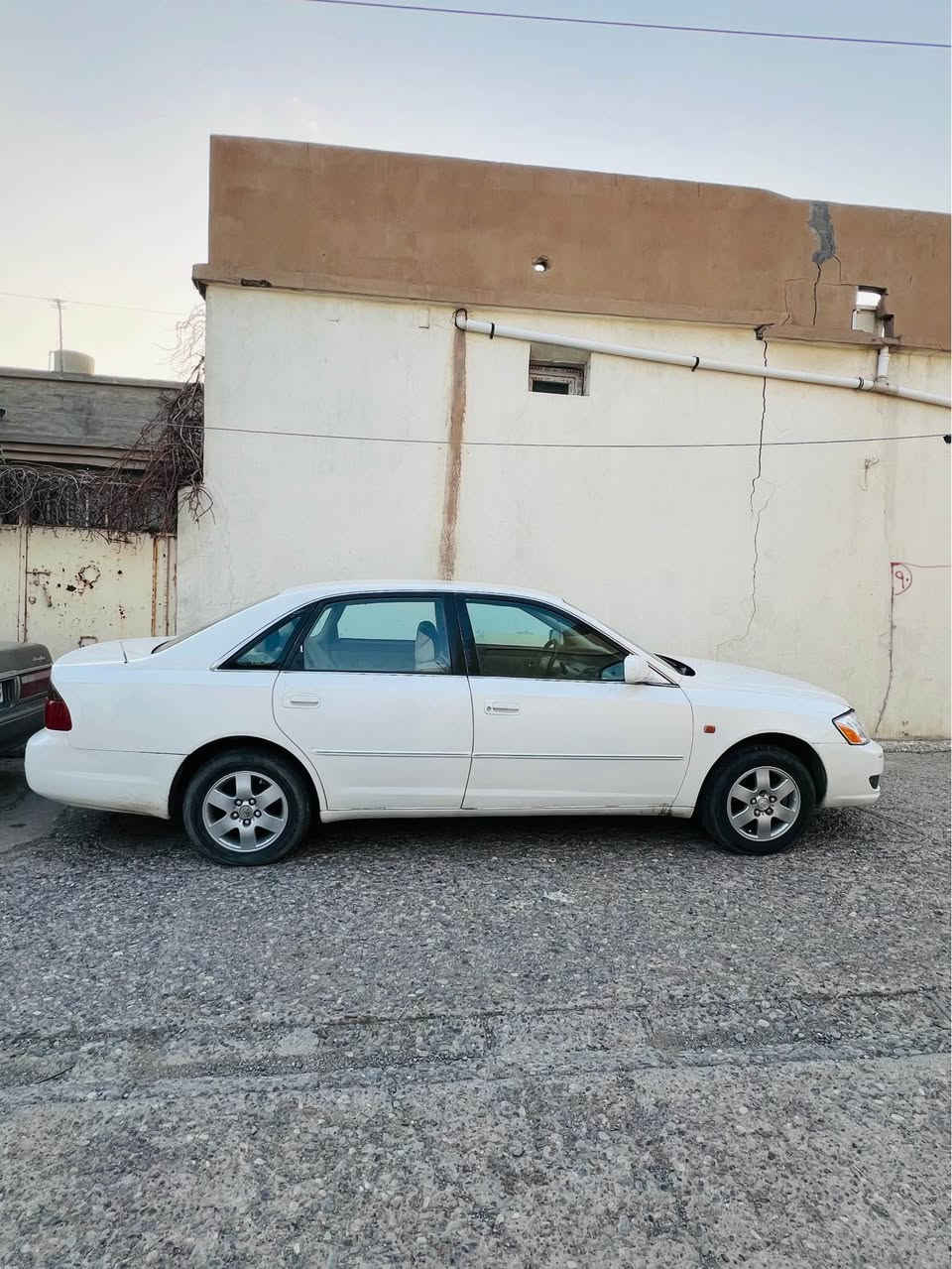 ئە ڤەلۆن ٣٠٠٠  محەسەن حیزام بۆیاخ پشتو پێشی هیچی پێوە نیە  مەکینە گێڕ بە شەرت سەنەوی تا ٢٠٣١ تازەیە بە ناوی خۆمە وەکالە تحویل خرامە بڕاوە وەرگە راو بە شە رت ٦٩ گە لاو محامە لەکی کە م 
***********
*********** كويسينجاك, أربيل
