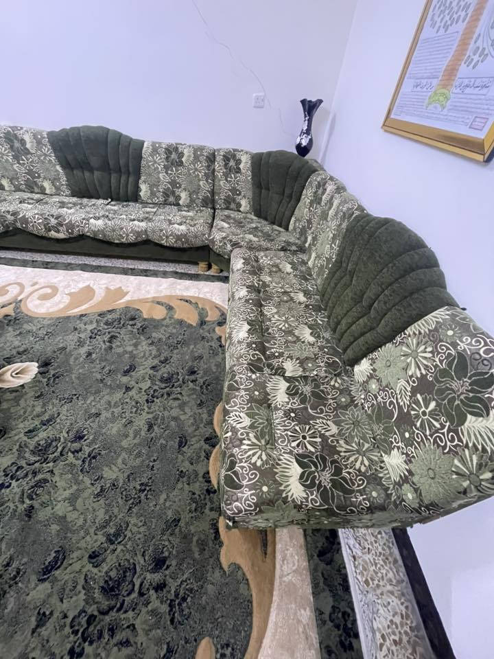 السلام عليكم ديوان للبيع تقريبان 9 أمتار
للاستفسار ***********
