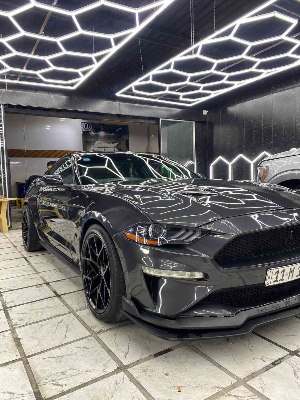 السلام عليكم
فورد موستنك للبيع 
موديل: 2023 Gt بريميوم فول مواصفات
كير: أوتوماتيك 10 نمر 
المحرك : V8/ 5000🔥
العداد : 33 الف كيلو 
مواصفات : شاشة دجتال 
 شاشة جبيرة بلادي ( ابل كار بلي ) 
أربع وضعيات قيادة 
سستم سماعات
دركة فايبر كاربون 
كشنات جلد 
تبريد تدفئة كشنات 
نقطة عمياء تحديد مسار مانع اصطدام
إشارة الحصان الضوئية 
ويالة مال ماك وان 

الحادث : 3 قطع 
البنيد والجاملغات الامامية 

تزويد : سيارة ستوك Stock
موقع : بغداد / حي الجامعة 
تليفون : ***********
السعر : 235 وبية مجال
