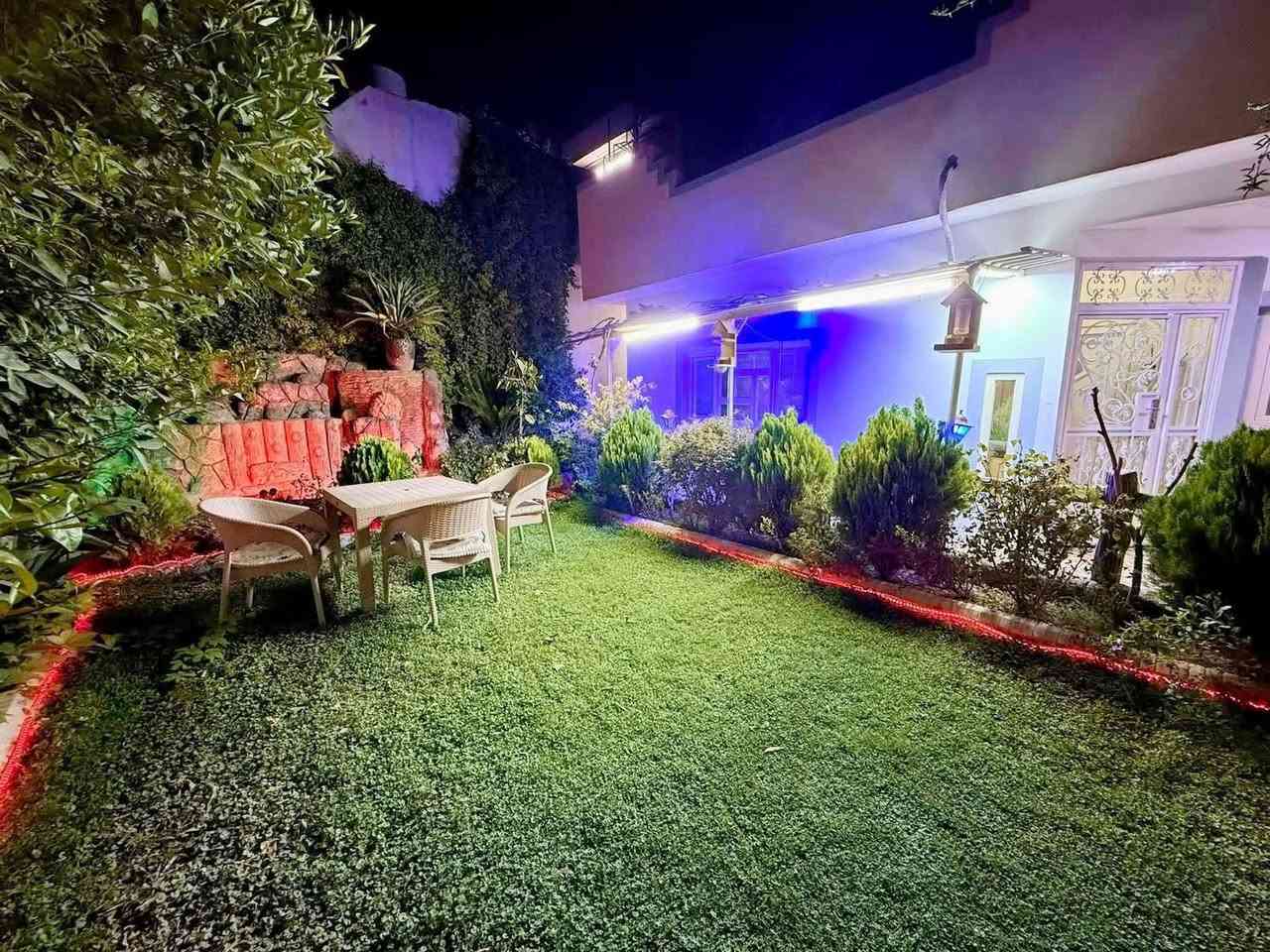 ♦️دار للبيع طابق واحد المساحة(280) متر 
♦️طابو صرف 
♦️واجهة (14) 
قرب الدار حديقة بناء نظيف 
ملاحظة :ممكن مراوس ويه دار ١٠٠ مربع او ١٥٠ او ٢٠٠

♦️المحتويات:
(غرفتين نوم هول استقبال مطبخ صحيات داخلية وخارجية كراج سيارة حديقة كبيرة ) 

♦️العنوان:القادسية الثانية خلف جامع صابر كردي وقرب تقاطع ابوخطاب 
‏السعر مراسلة الصفحة
￼ للاستفسار أكثر مراجعة عقارات عهد الوصال أو الاتصال الأرقام التالية￼
***********
***********
