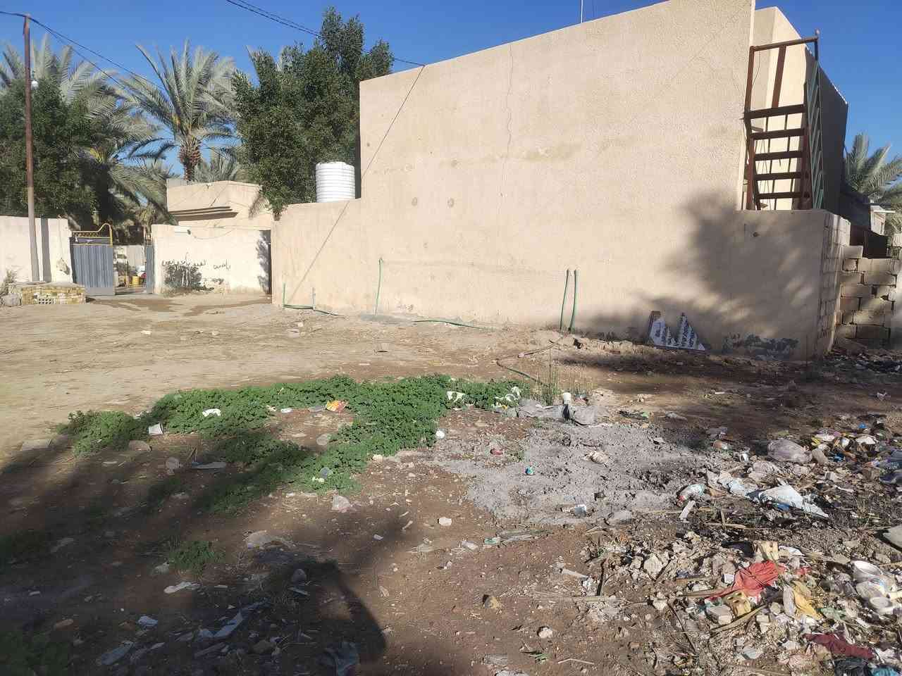 سلام عليكم قطعه ارض للبيع 100 متر سند 25 ماء كهرباء خدمات العنوان كربلاء حي الزهراء يم عامود 51 تبعد عن شارع 2 كيلو السعر 20 وبيه مجال لشراي الاتصال عله هاذه رقم ***********
