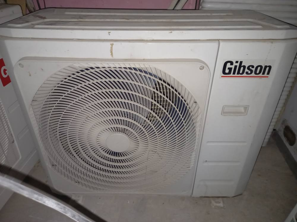 سبلت ٣طن جيبسون غاز ٤١٠ استعمال قليل  نظافة ٩٥% السعر ٧٥٠  ألف قفل  مكانه طويريج .. كامل غاز وبواري وريمونت *********** كربلاء, العراق
