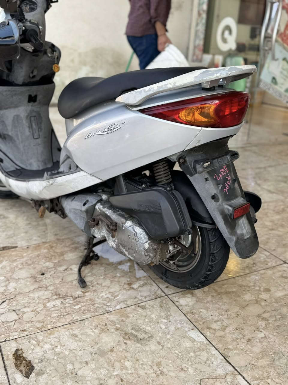 سلام عليكم دراجه بريز للبيع صارلها 10 ايام نازله رنبه تجي تفحص تجيب وياك اي فيتر هلا بيك بعدها بحاله الوكاله مكينه خرسه نضافه فول السعر الاتصال على الرقم ما متواجد فيس 
***********
