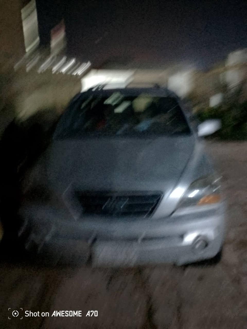 سورنتو 8سنويه 28 رقم ذي قار  بيه ظربه بلجملخ الايسر كل شغال  تايرات جديد مدور في اي يوم سعر 72بيه مجال  رقم ***********
