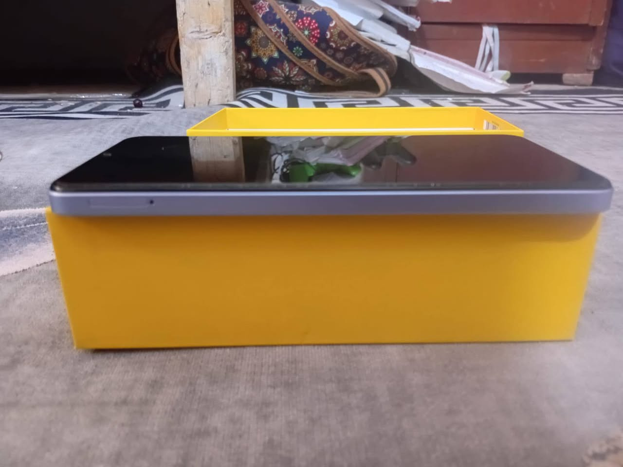 جهاز POCO C65 ذاكرة 256 رام 8 نظيف خدش مابيه ملحقاته كامله السعر 150 وبيه مجال مكاني كربلاء قرب مركز الغدير الاتصال على ***********
