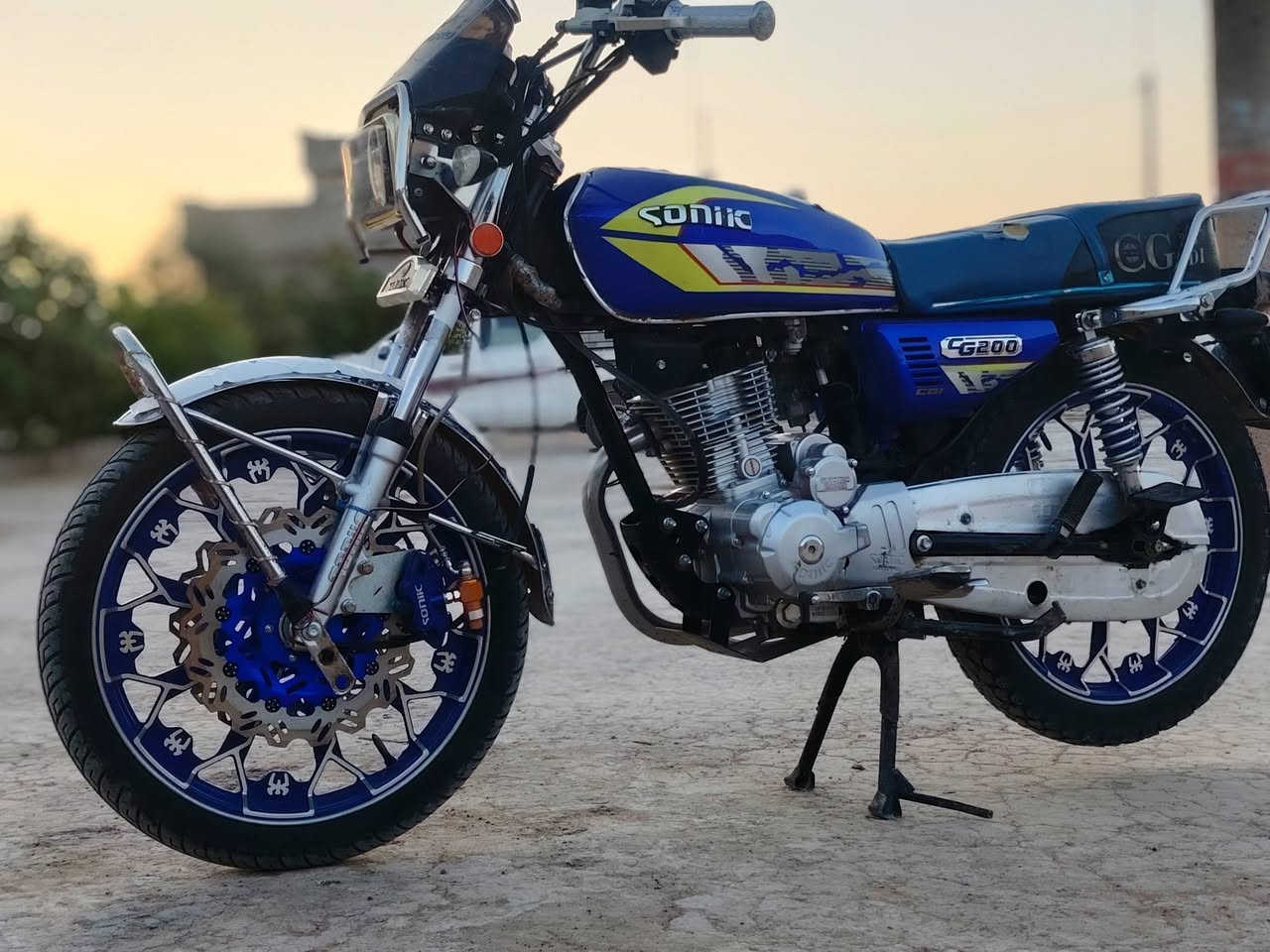 سلام عليكم موطور للبيع دبل دسك موديل 25 محرك 200 ما مفتوح كهربائيات كله شقاله السعر 750 وبي مجال (***********)
