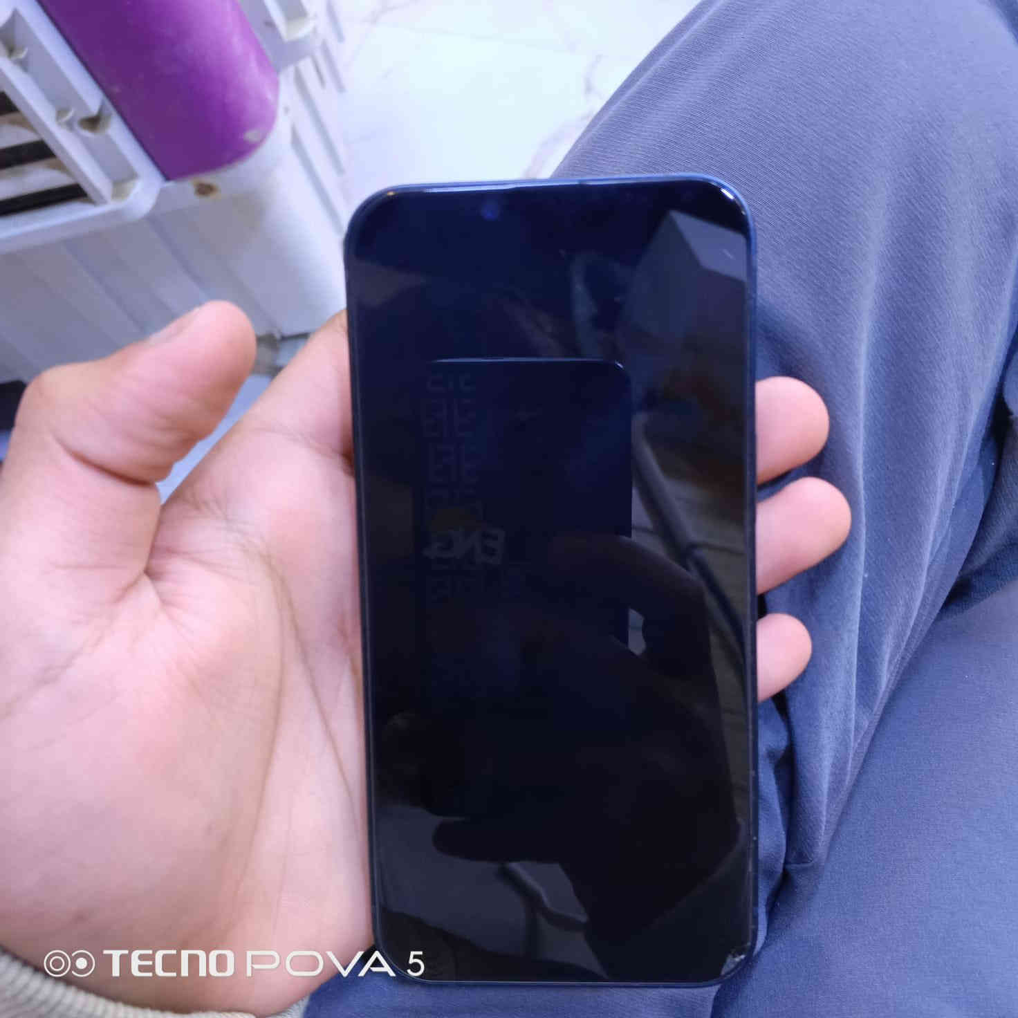 ايفون13
المبايل وتر بروف بعده بضمان الشركه
صارلي شهر من ماخذه ماستر 
البطاريه100
السعر 475
كامل ماحقات
المكان الرمادي الورار
***********
