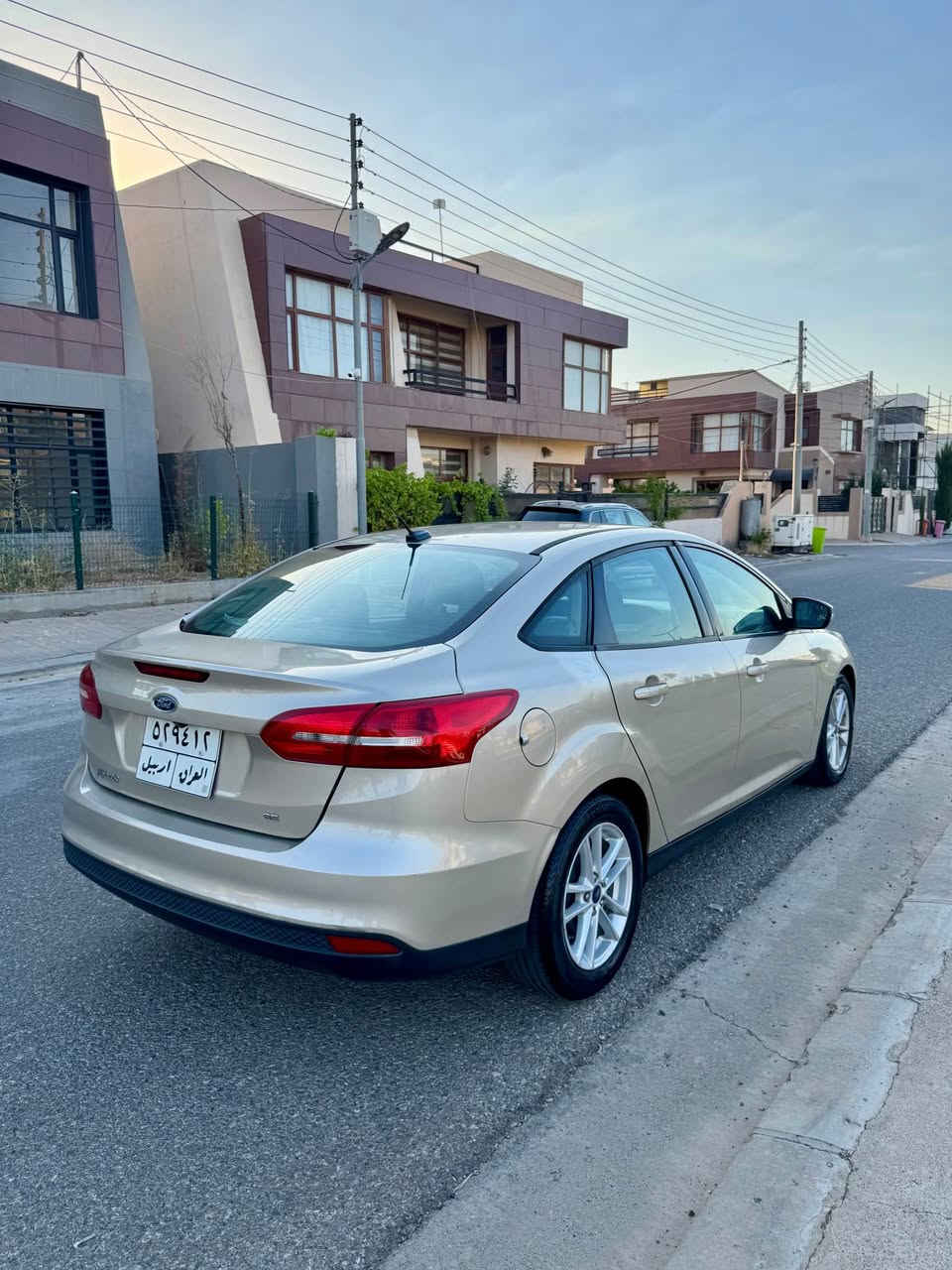 Ford focus 2017 
170 km ڕۆیشتیە 
مەکینە چوار پستنی مەرغوبی ٢٠ بێ تۆربۆ
سێ پارچەی سبوغە چاملغیێکی دواوە لەگەڵ دەرکەک و نیوی دواوە لەی سایەق سبوغە
پێش و پشتی کەپسە ئێرباگی سەلامەتە بەس شان تەقیە 

فورد فوكس ٢٠١٧
ماشية ١٧٠ كم
محرك مرغوب أربع سلندر حجم كبير ٢٠ بدون توربو 
ثلاث قطعة صبغ واحد جاملغ خلفي سایق و باب و نصف باب سايق 
ايرباكات سالم بس ايرباك تكمة طاك
*********** أربيل, العراق
