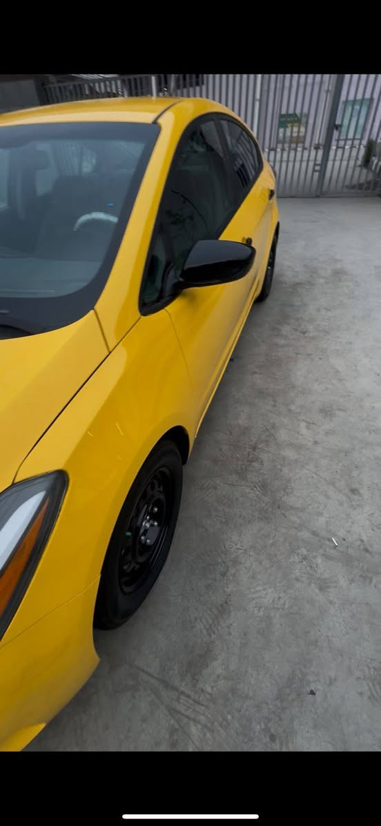 السلام عليكم كيا فورتي موديل 17 وارد امريكي حادث بنيد فقط بدون دواخل كير ومحرك ما مفتوح سياره جديده معنى الكلمه مال جناي سياره جاهزه من كل النواحي مكان السياره بغداد لا حد يراسلني مكلف بالنشر هذا رقم صاحب السياره***********
