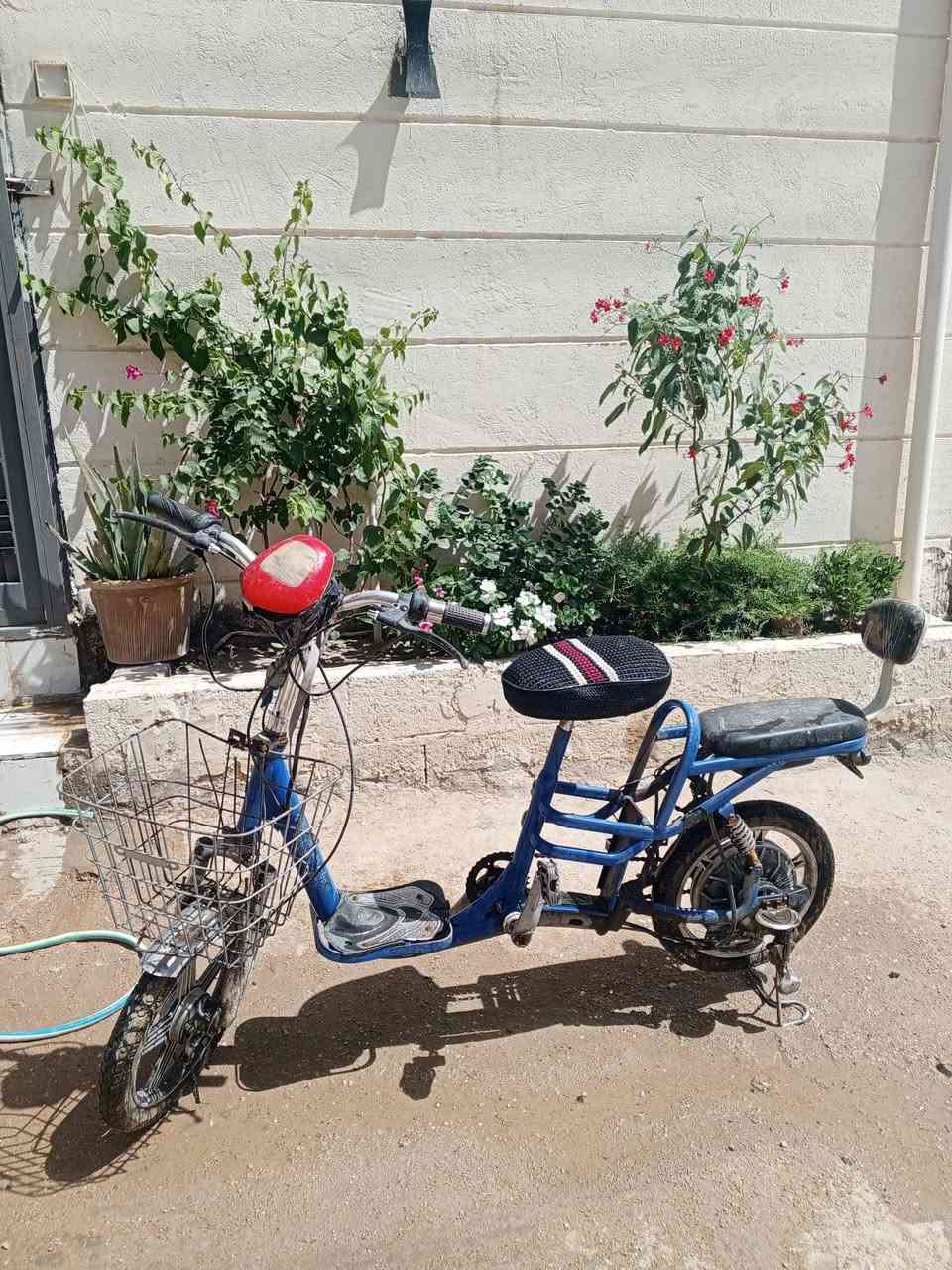 للبيع ب 50 الف بطاريات هابطات تأير خلفي جديد گفر بطاريات هم جديد ***********
