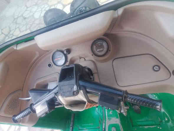 السلام عليكم تكتك للبيع موديل (22/12/13 ) دخول (23) سنويه لل28 تحويل مباشر مكينه مكفوله فقط زنجيل وين متريد افحص السعر (7,000,000) وبيهه مجال قليل الكشره مكفوله من الصبغ والمعجون فقط بلصفحه مأشر عليه بلدائره الباقي كفاله عامه حته خياسات ماملگوطه كهربائيات حداده بلچيس هورن بوش العنوان بصره قضاء القرنه رقمي ***********
