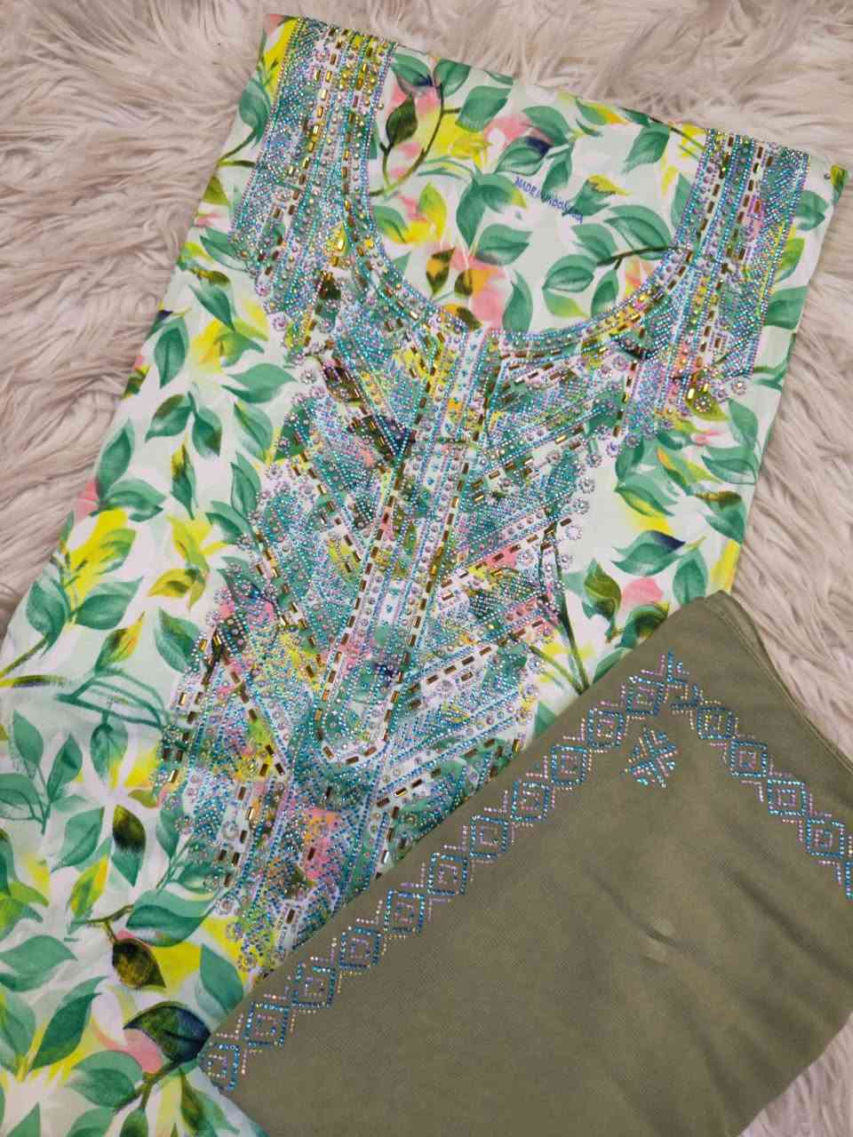 حبايب مخاوير العيد راح توصل الحجز مسبق بدون احراج
مخاوير حرير اندنوسي مع شال  فوول فوول حجر vip 
السعر القطعة == 25.000  خمسه وعشرين الف  
البظاعه موجود يوم الخميس انشاالله والحجز من هسه كميات قليل


**إذا كنت صاحب هذا الإعلان وتريد حذفه لأي سبب، رجاءا أرسل رسالة إلى الدعم الفني**