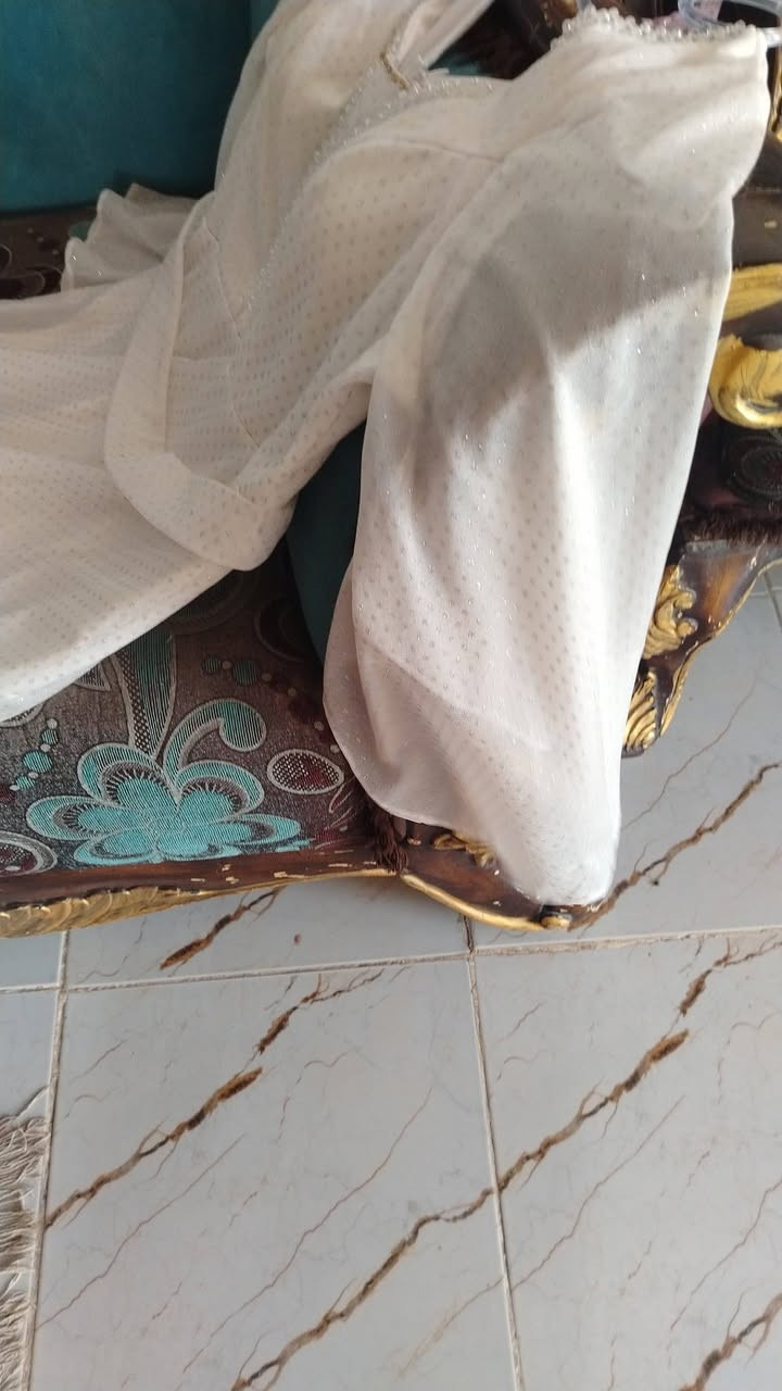 جدد والله بس قايستهن ومالابستهن بس بدله لبيضه لابسته مرتين


**إذا كنت صاحب هذا الإعلان وتريد حذفه لأي سبب، رجاءا أرسل رسالة إلى الدعم الفني**